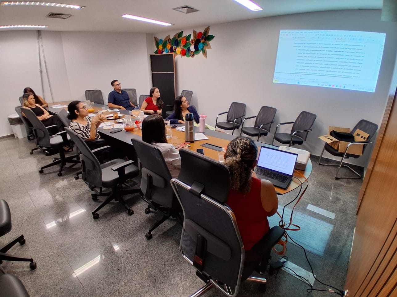 Desenvolvimento Social reúne grupo de trabalho para avançar na estruturação do Programa Família Extensa