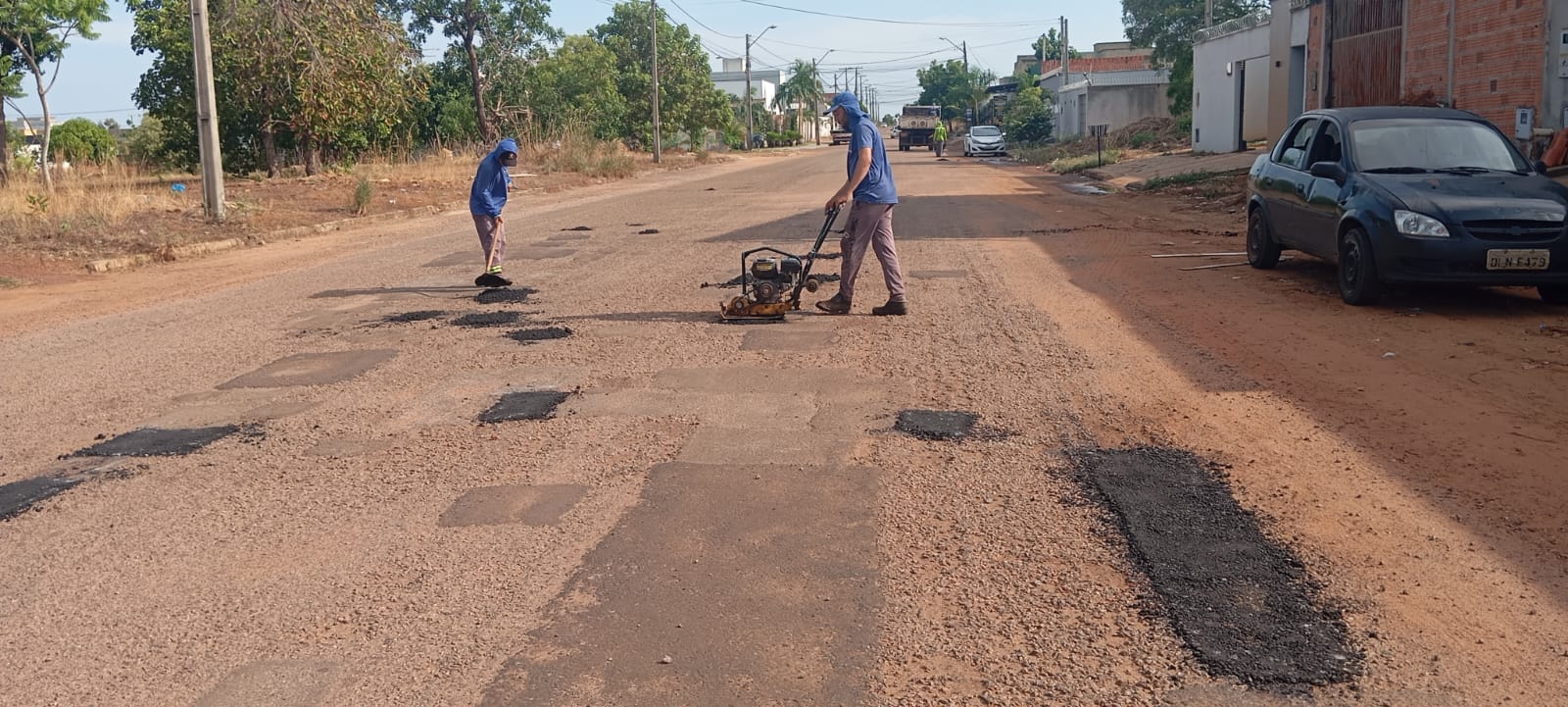Prefeitura intensifica serviços de tapa-buraco em diferentes regiões de Palmas