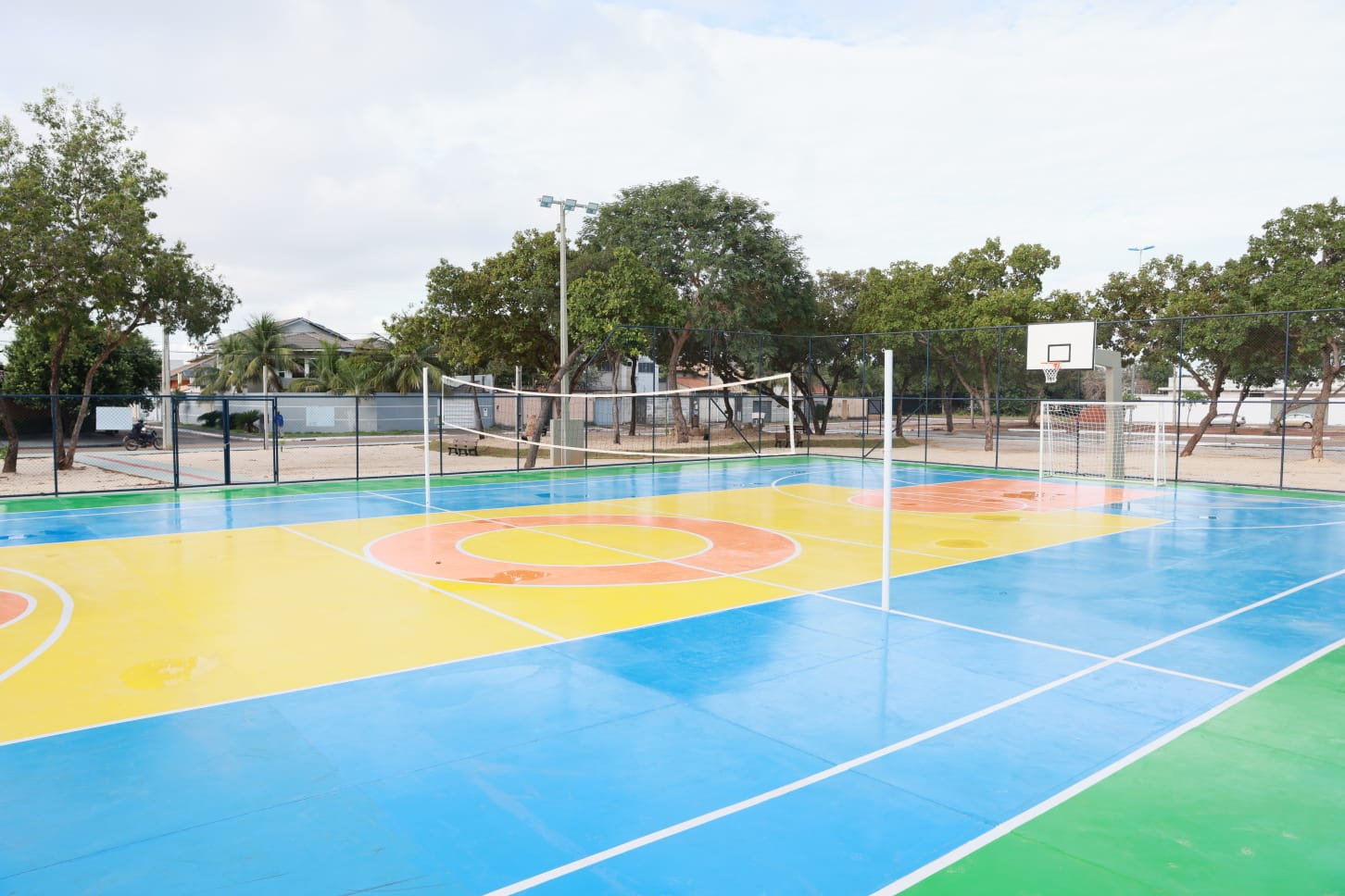 Arso 53 também foi contemplada com uma quadra poliesportiva completa