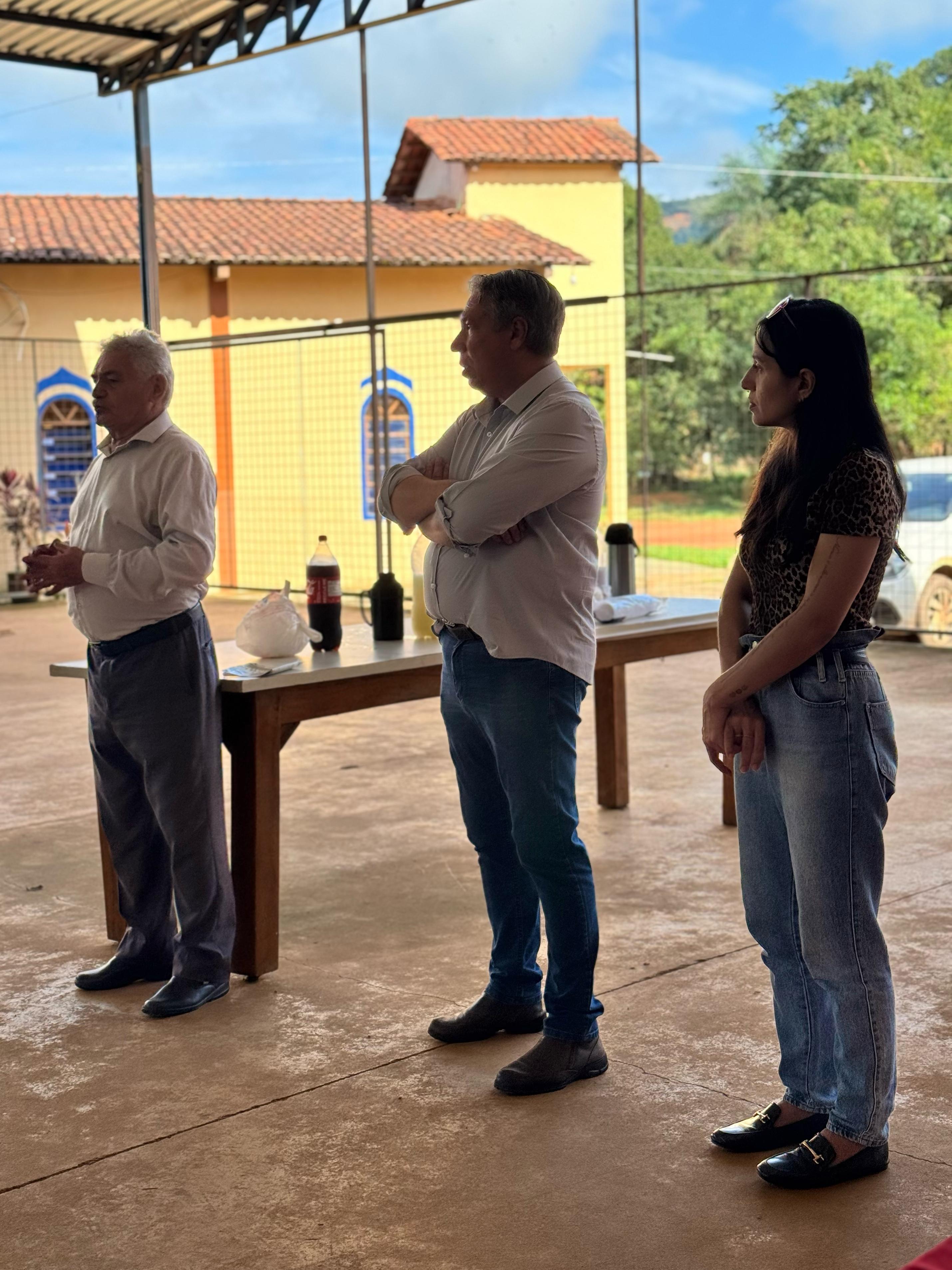 Diretor de Assistência Técnica da Seasi, Guilherme Burns, e técnicos da Seasi apresentam Projeto Produtivo a pequenos produtores rurais de Taquaruçu Grande