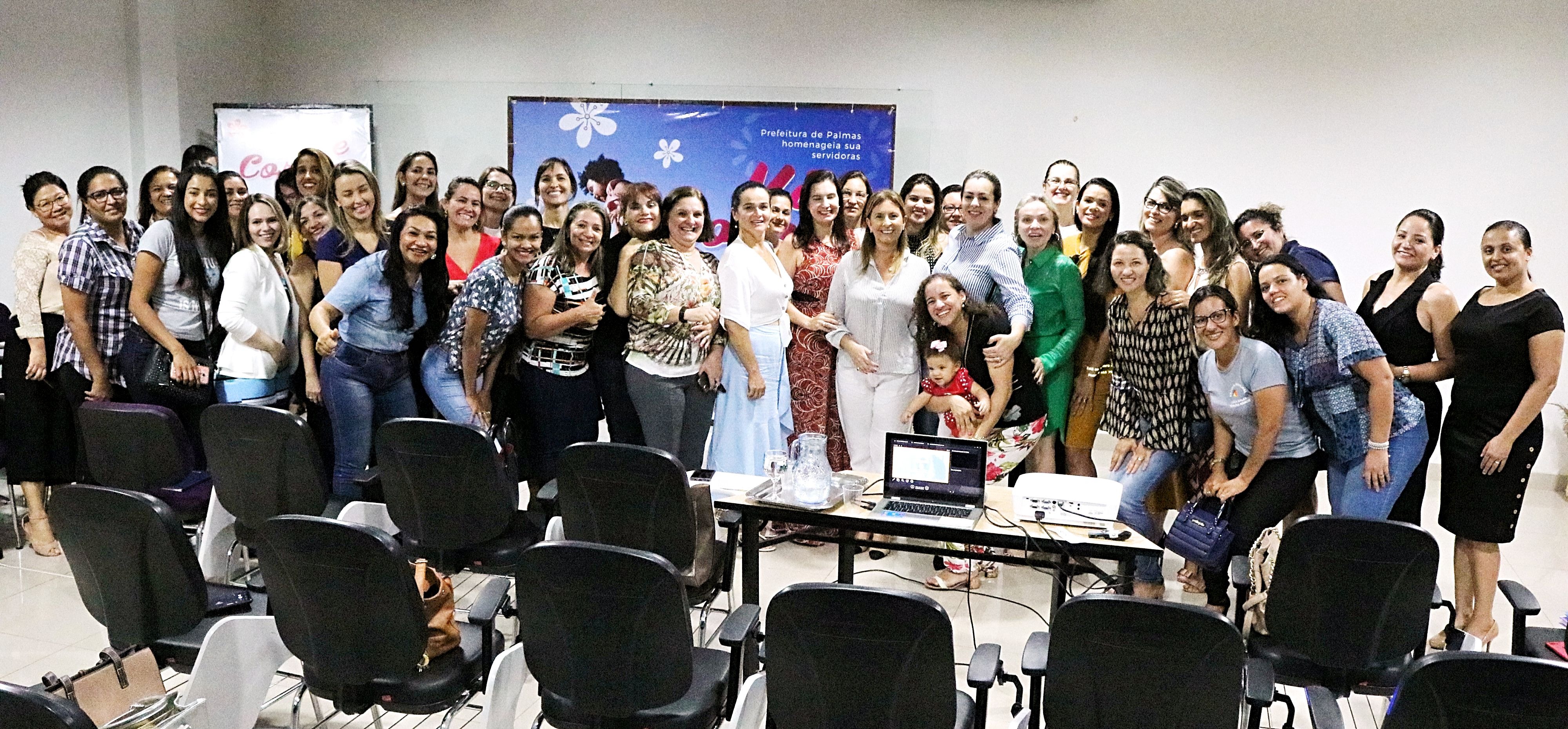 Homenagens e palestra marcam festa para as mães servidoras