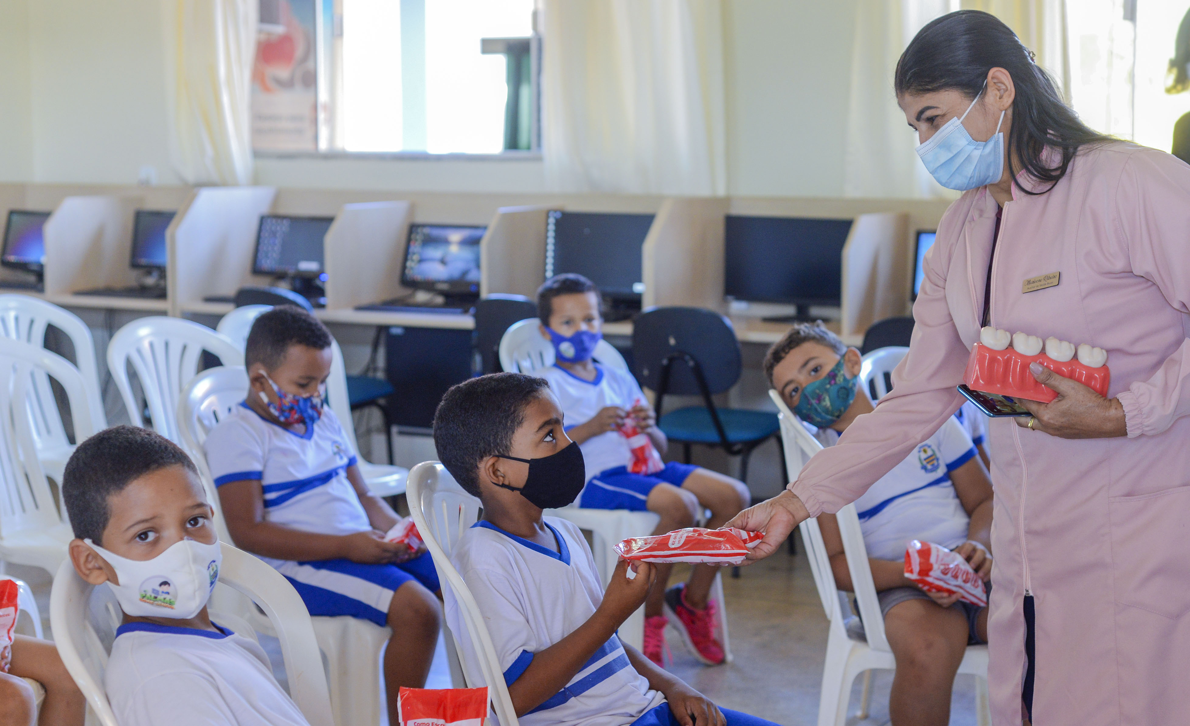 Crianças do Distrito de Buritirana recebem orientações sobre prevenção de doenças bucais