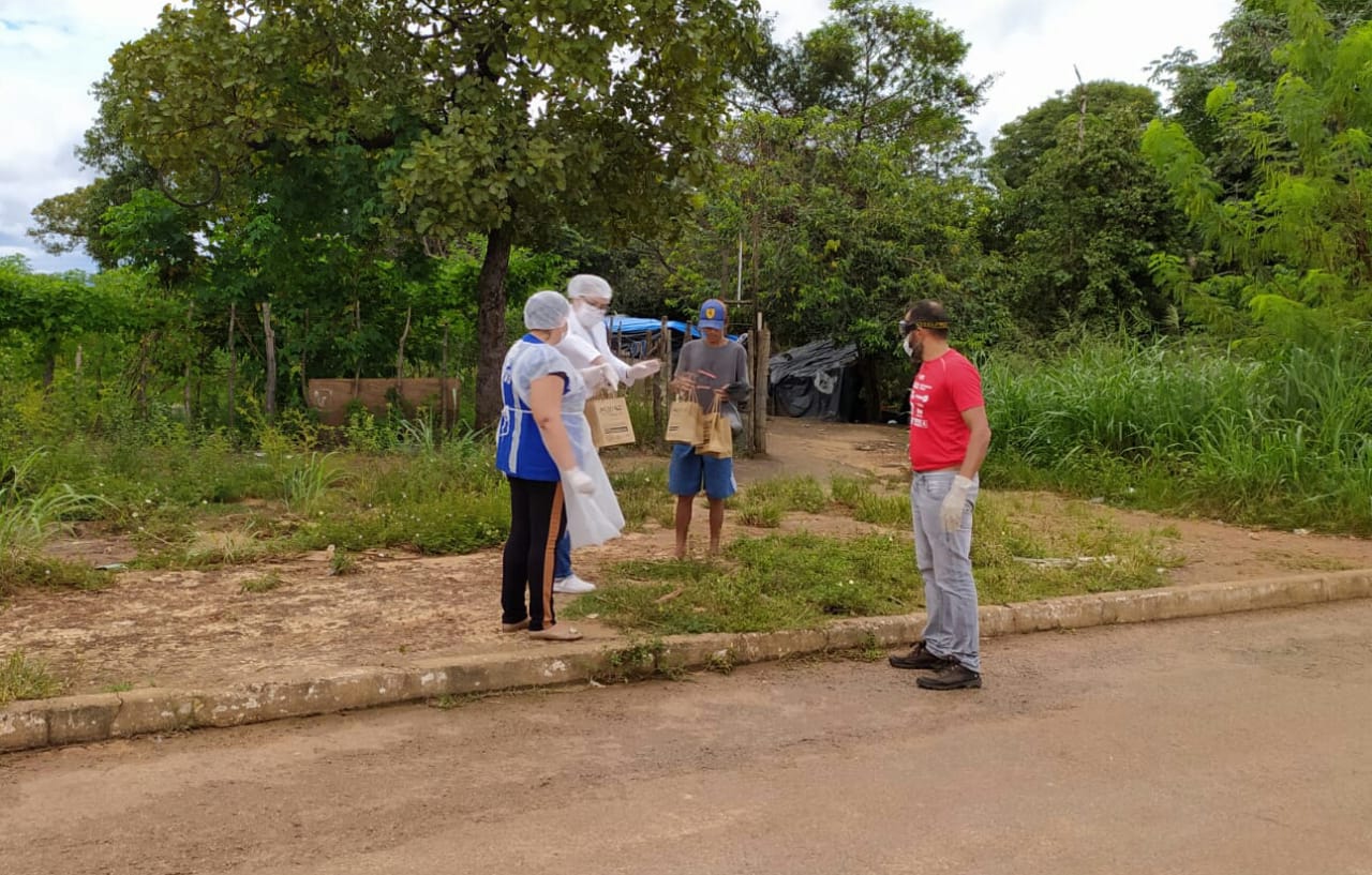 Covid-19: pessoas em situação de rua recebem orientações e kits de higiene
