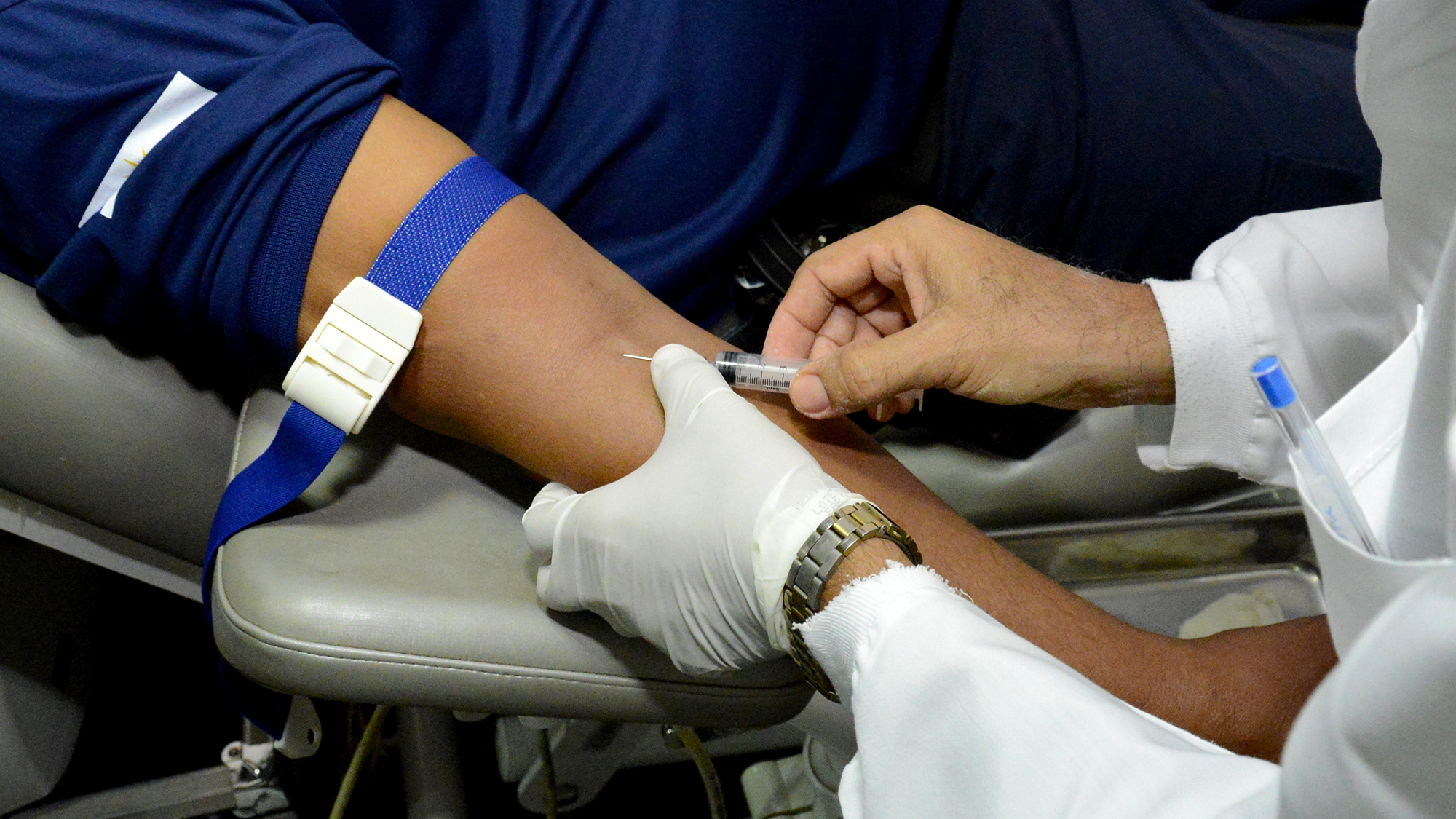 Guardas Metropolitanos doam sangue para o Hemocentro da Capital