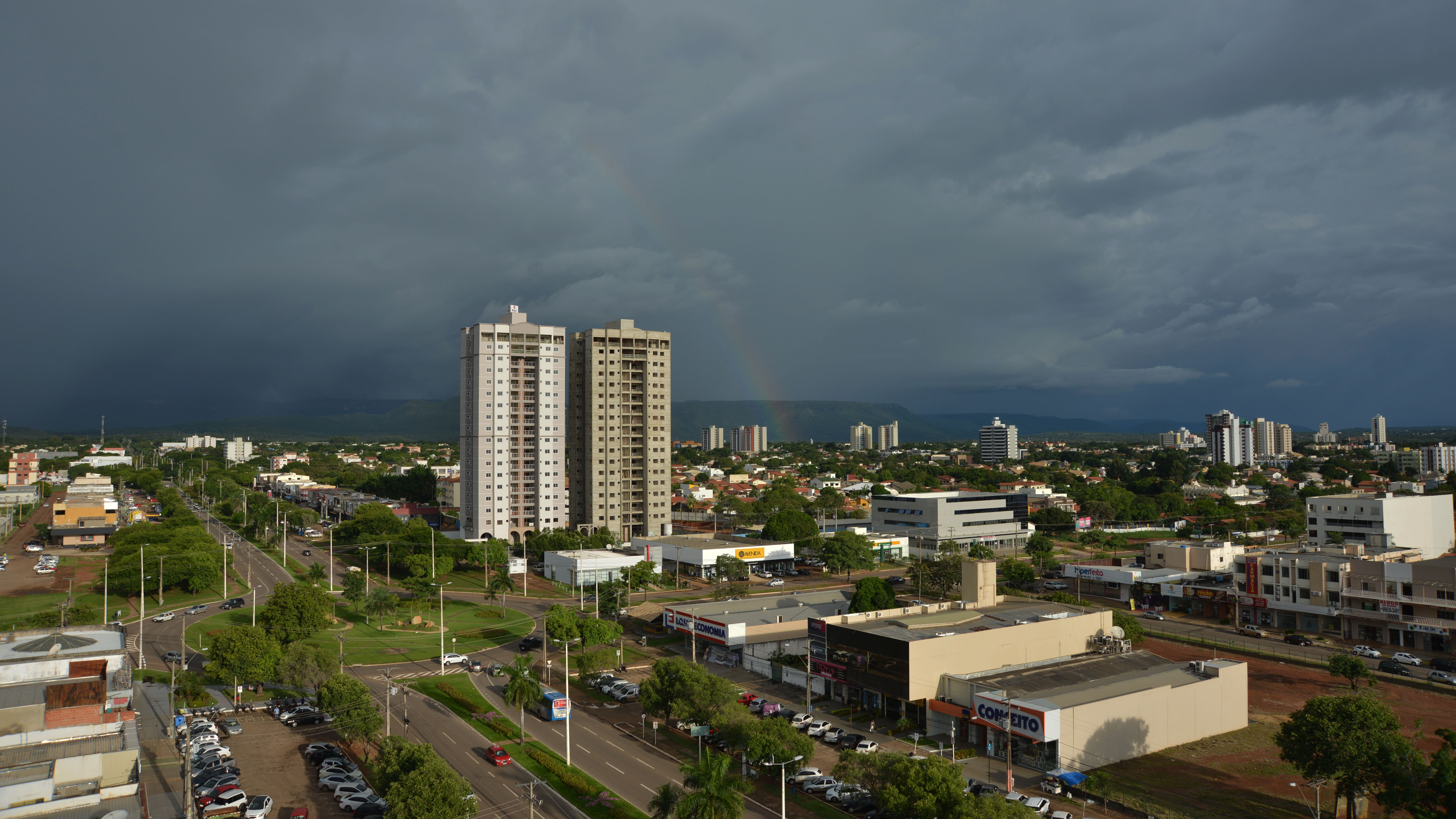 Sol com pancadas de chuvas devem marcar o final de semana em Palmas