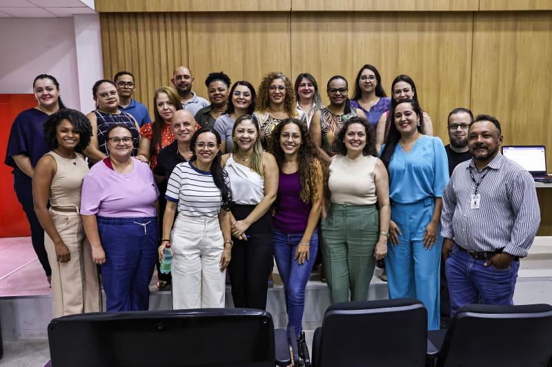 Equipes técnicas da Ação Social recebem orientação sobre instrumentos de coleta da dados