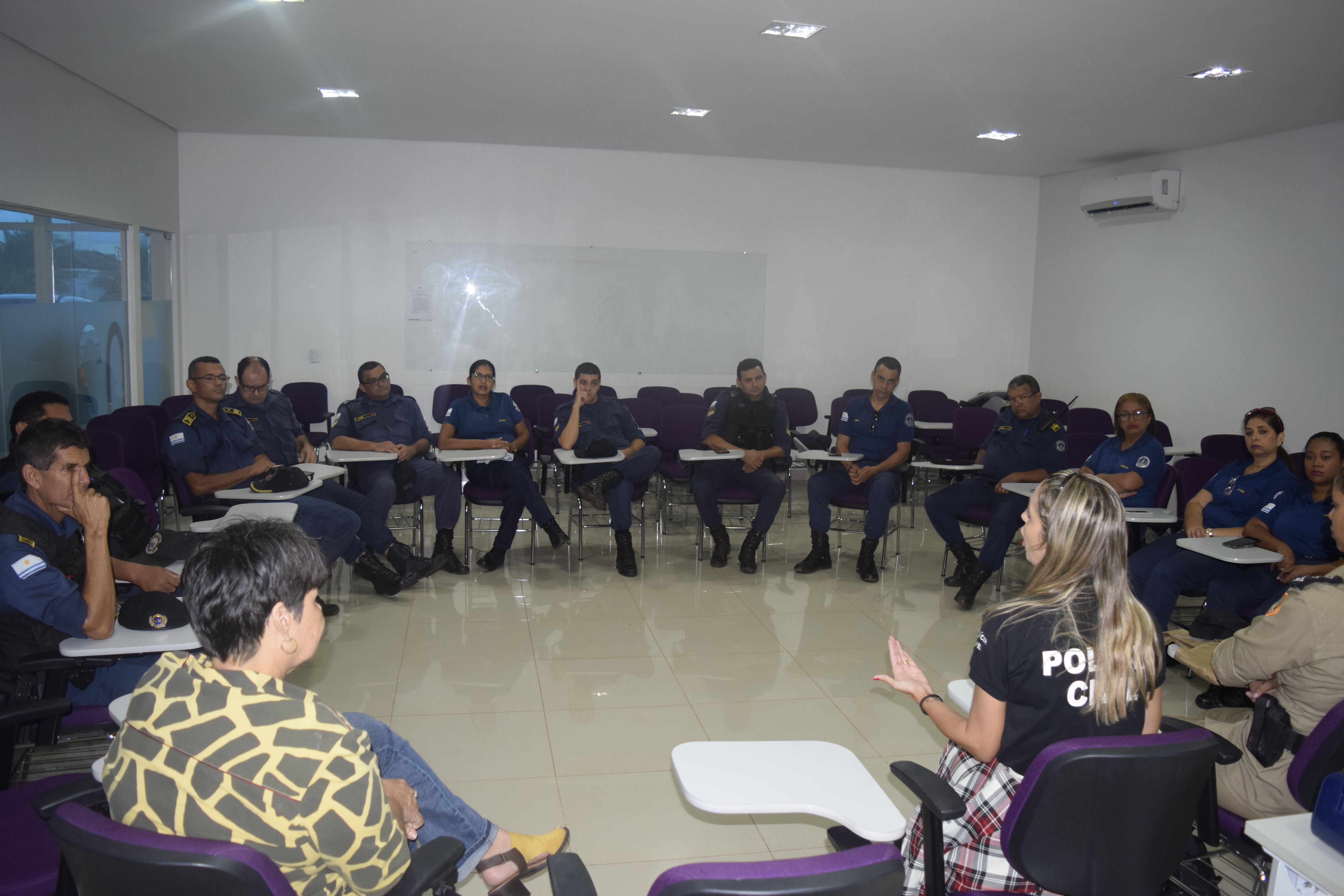 Em ‘Roda de Conversa’, guardas metropolitanos discutem violência doméstica