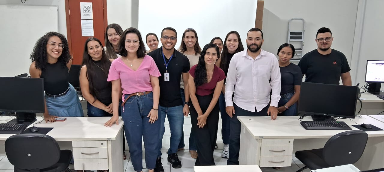 Palestrante destacou que, quanto melhor a qualidade dos dados inseridos, melhor será o atendimento à população e que os dados desses sistemas podem ser usados para tomadas de decisão na saúde do município
