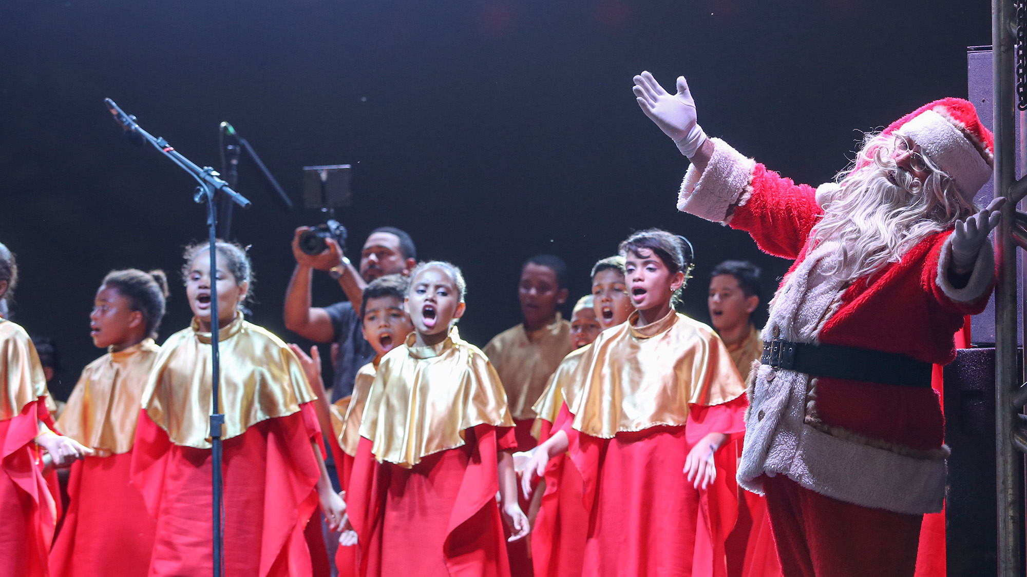 Escolas municipais se apresentam no Natal Cidade Encantada e encantam palmenses