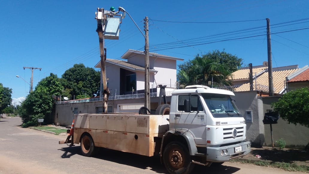 Confira programação de reparos e novas instalações na rede de iluminação pública