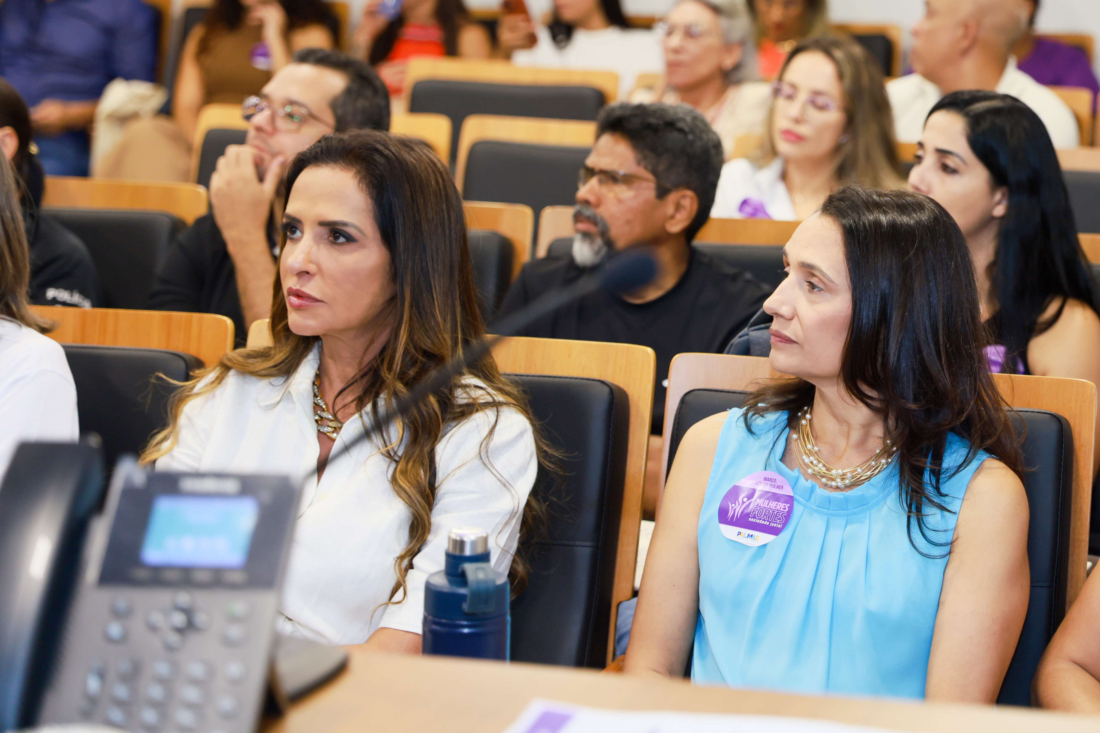 Secretaria municipal da Mulher Solange Duailibe acompanhada da primeira-dama de Palmas e secretária de Ação Social, Polyanna Siqueira Campos participaram da formação de alinhamento - Foto: Divulgação