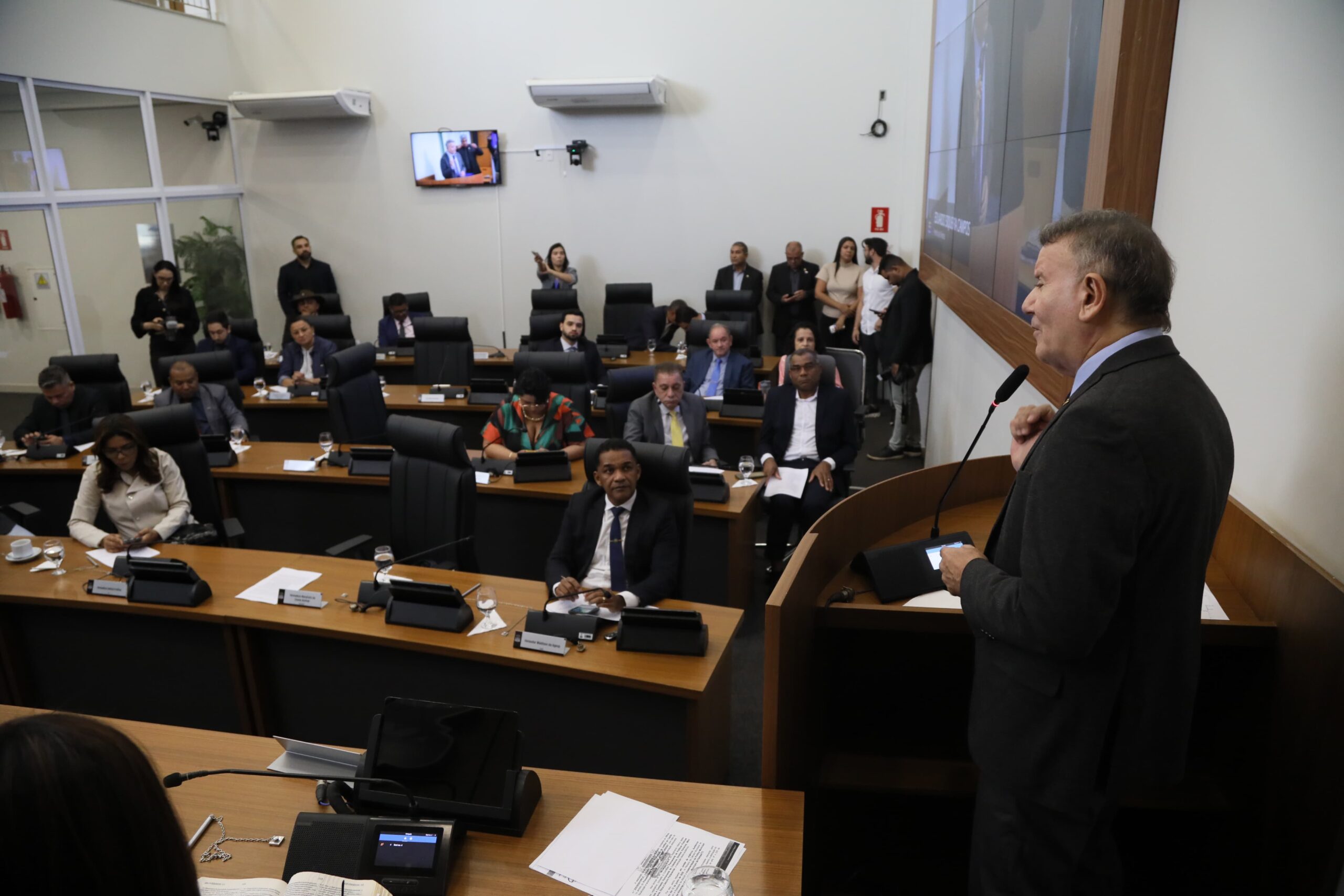 Eduardo Siqueira Campos reafirma compromisso com a segurança alimentar durante audiência pública