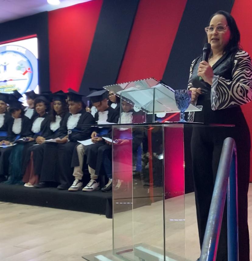 "É uma conquista importante para alunos, professores, servidores e pais que contribuíram e continuam a fazer parte da história da nossa escola” - diretora Ana Paula Santos