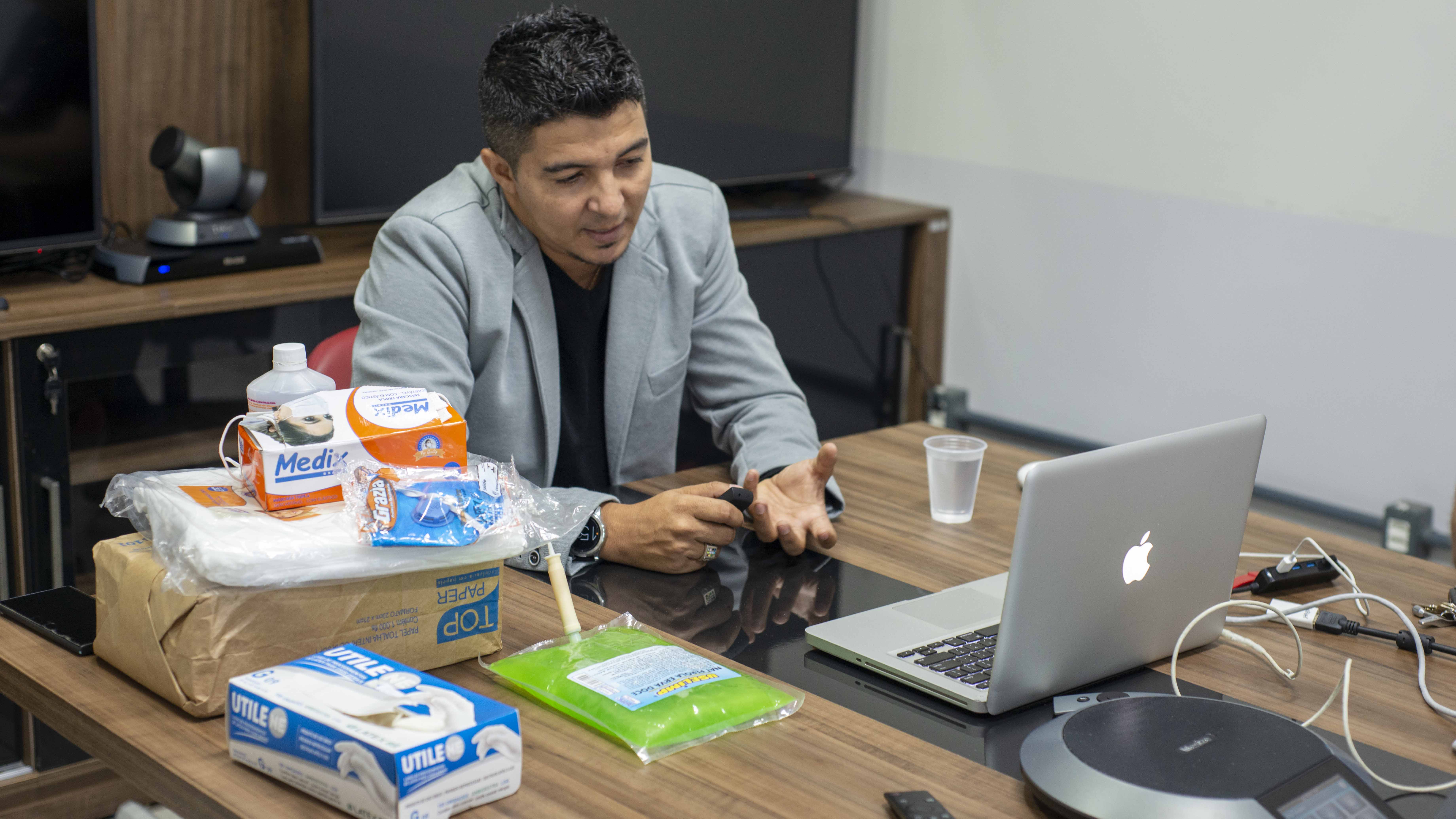 Covid-19: Especialista alerta sobre precaução que devem ser adotadas pelos profissionais de saúde