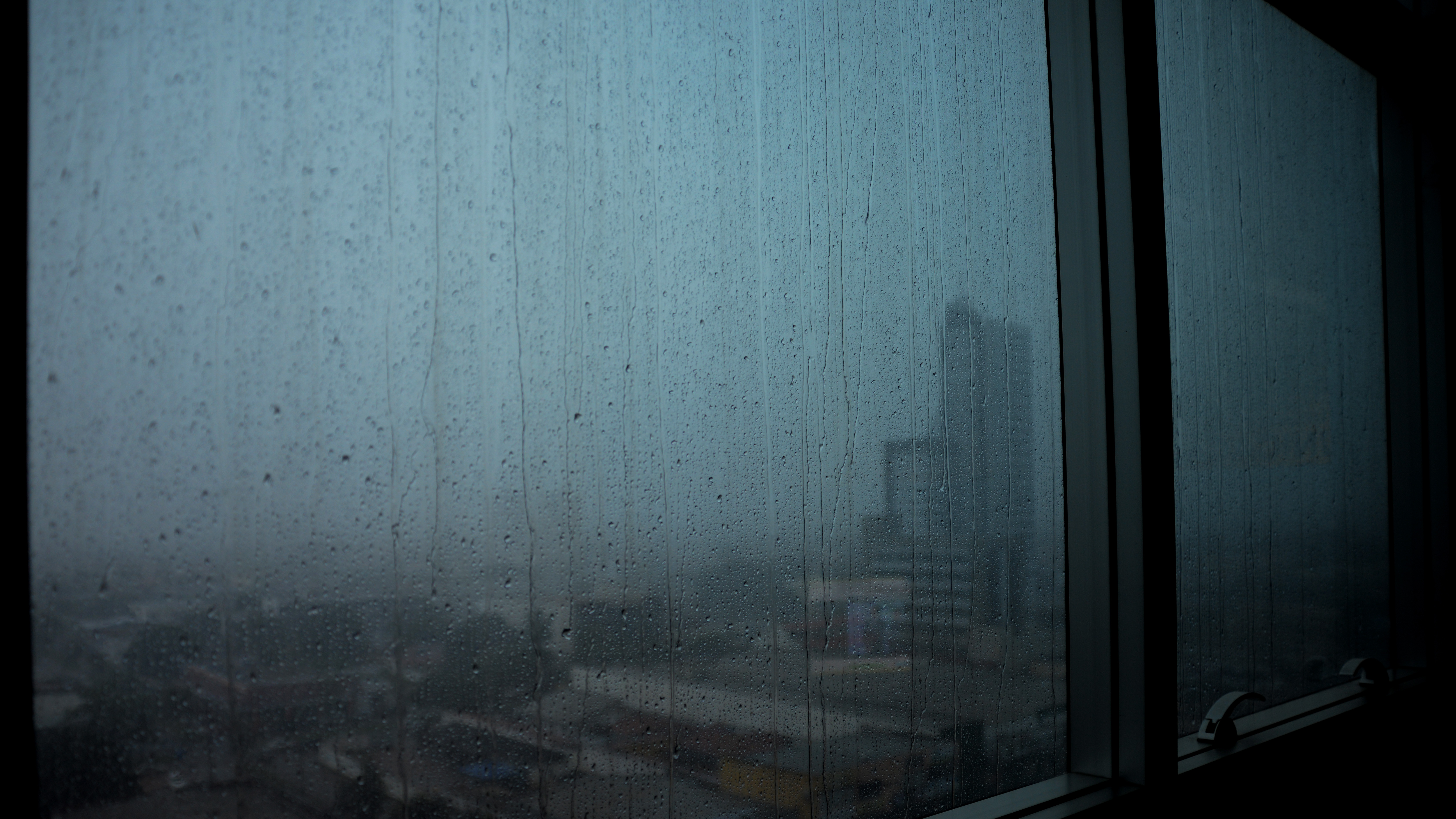 Forte chuva desta quarta, 11, contraria previsão e chega ao dobro do esperado; Defesa Civil alerta