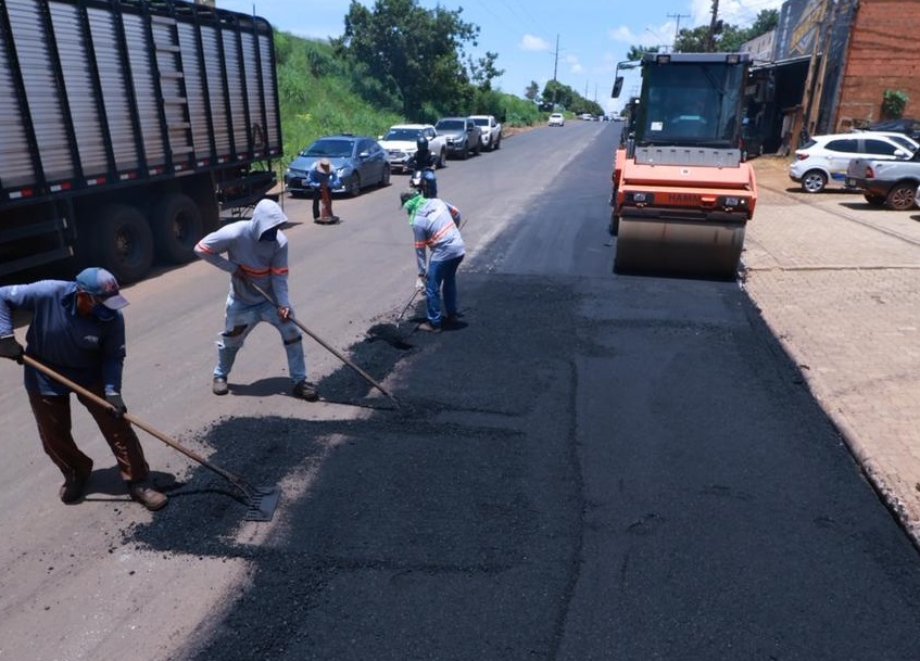 Equipes executam recapeamento em CBUQ na marginal leste da BR-010, em Taquaralto, contemplando novo trecho da obra em Palmas