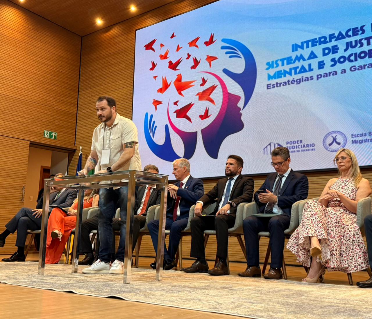 Palmas firma compromisso em grupo de trabalho para fortalecimento de rede de cuidados à criança e ao adolescente