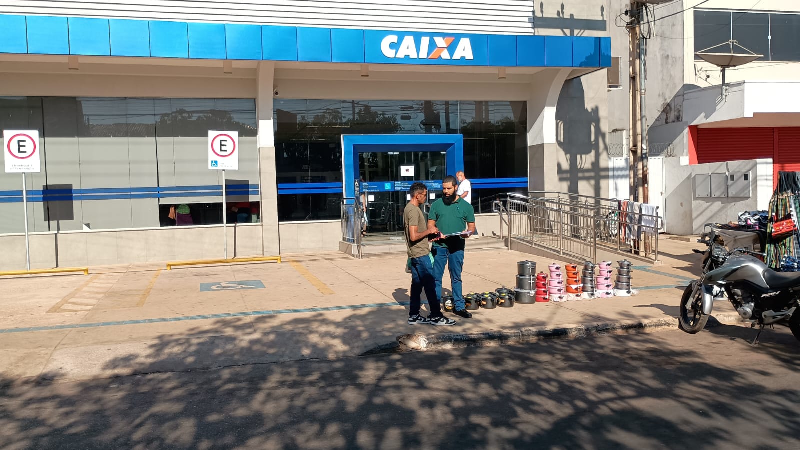 Através dos diálogos, professores e gestores reforçam a importância da EJA como oportunidade de crescimento e melhores perspectivas no mercado de trabalho