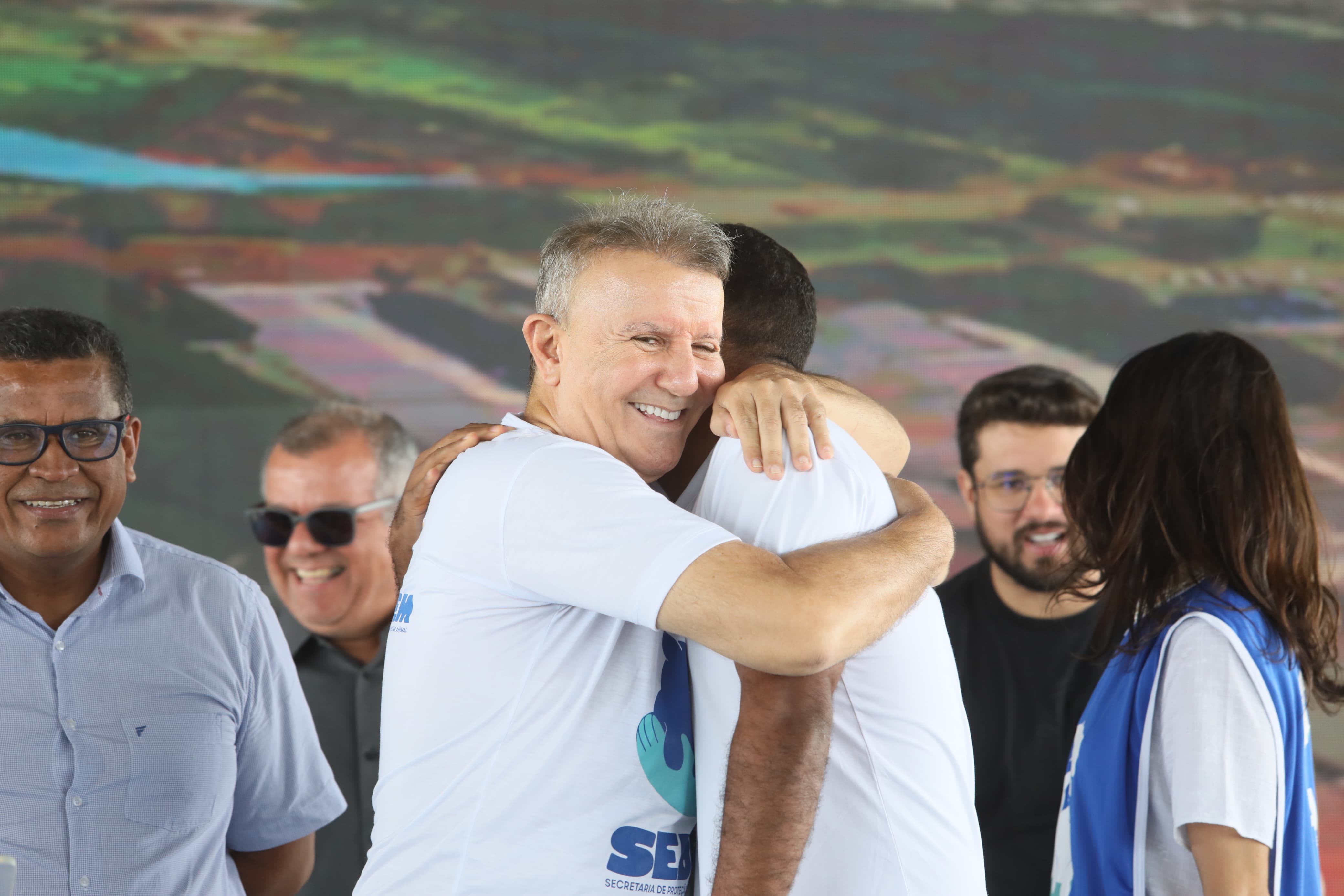 Prefeito Eduardo Siqueira Campos celebra o resultado positivo da ação / Foto: Edu Fortes