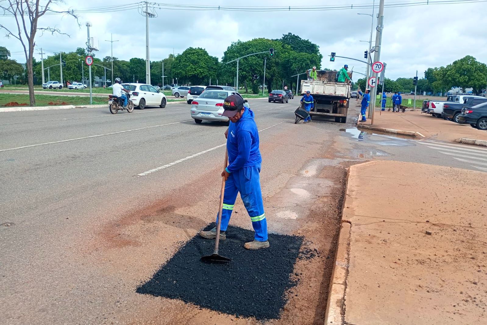 Serviço de tapa-buraco foi realizado na Avenida Siqueira Campos - Foto: Divulgação