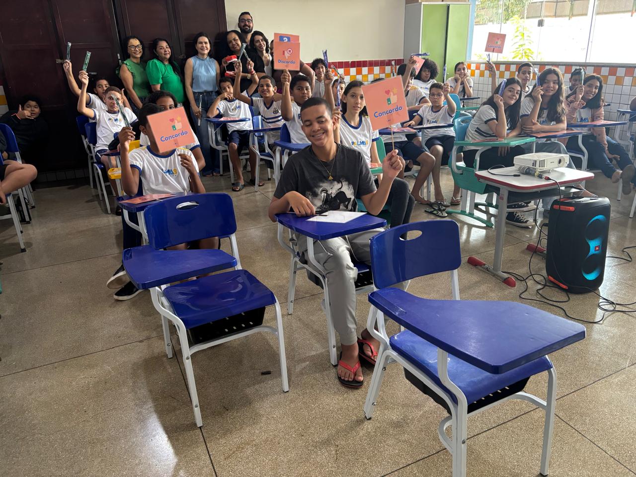 Prefeitura de Palmas leva equipe multiprofissional para promover educação em saúde em escola municipal