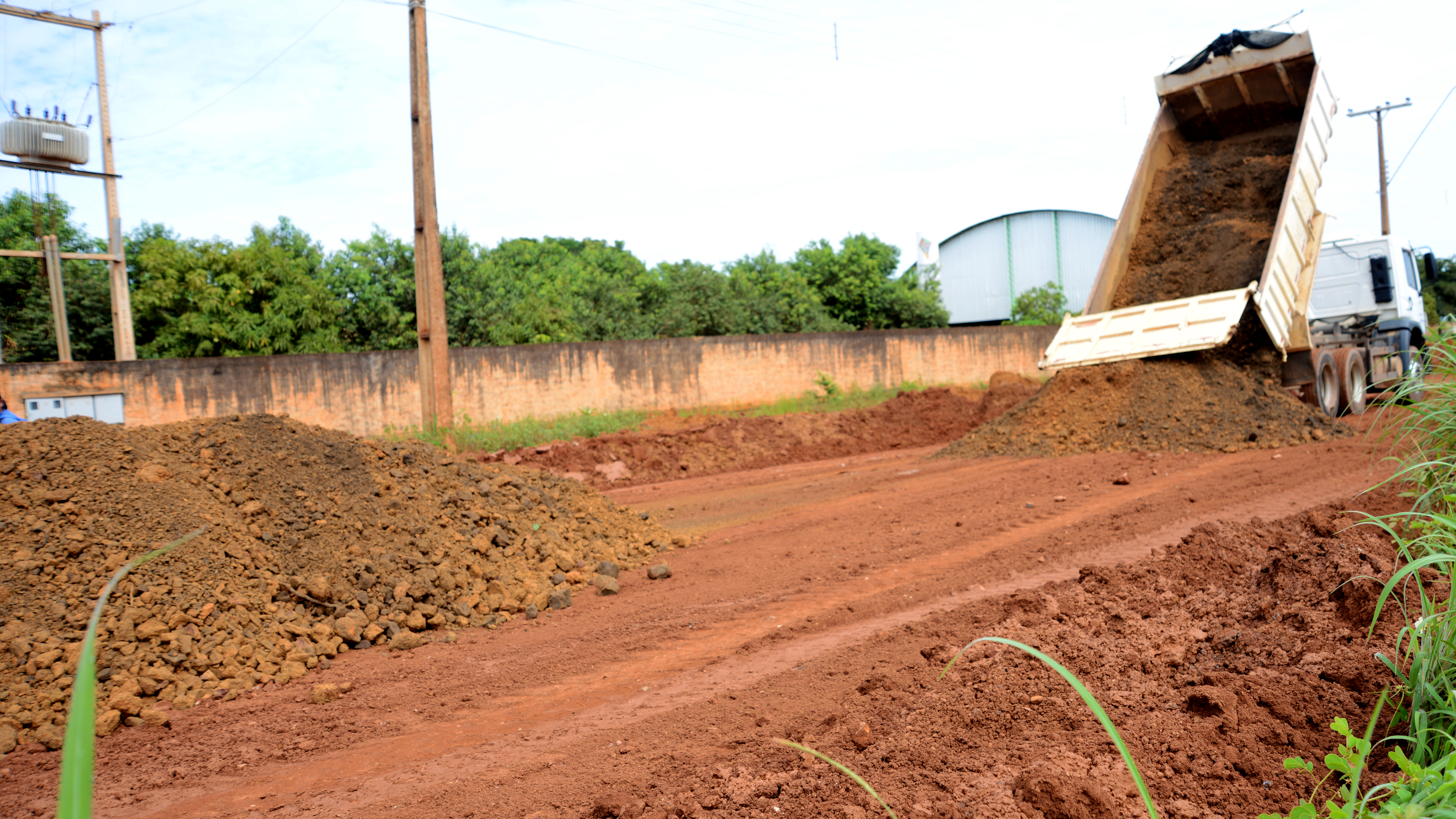 Trecho da Avenida NS-10 que dá acesso à Embrapa passa por reparos