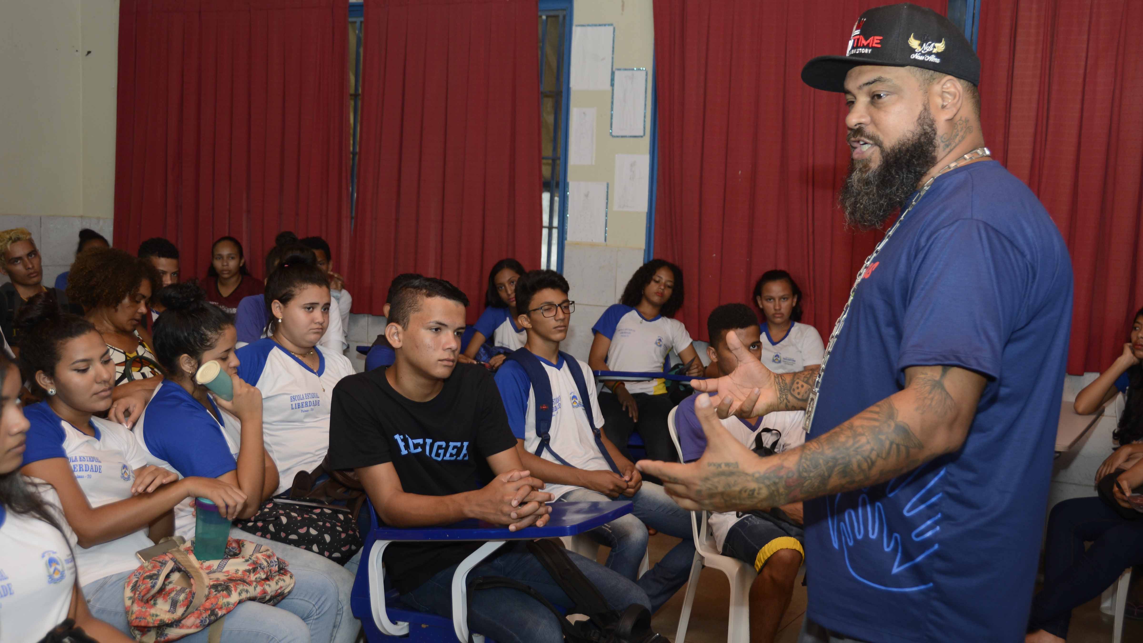 Programa ‘Palmas Pra Vida’ promove roda de conversa sobre drogas, álcool e depressão no período pré-carnaval