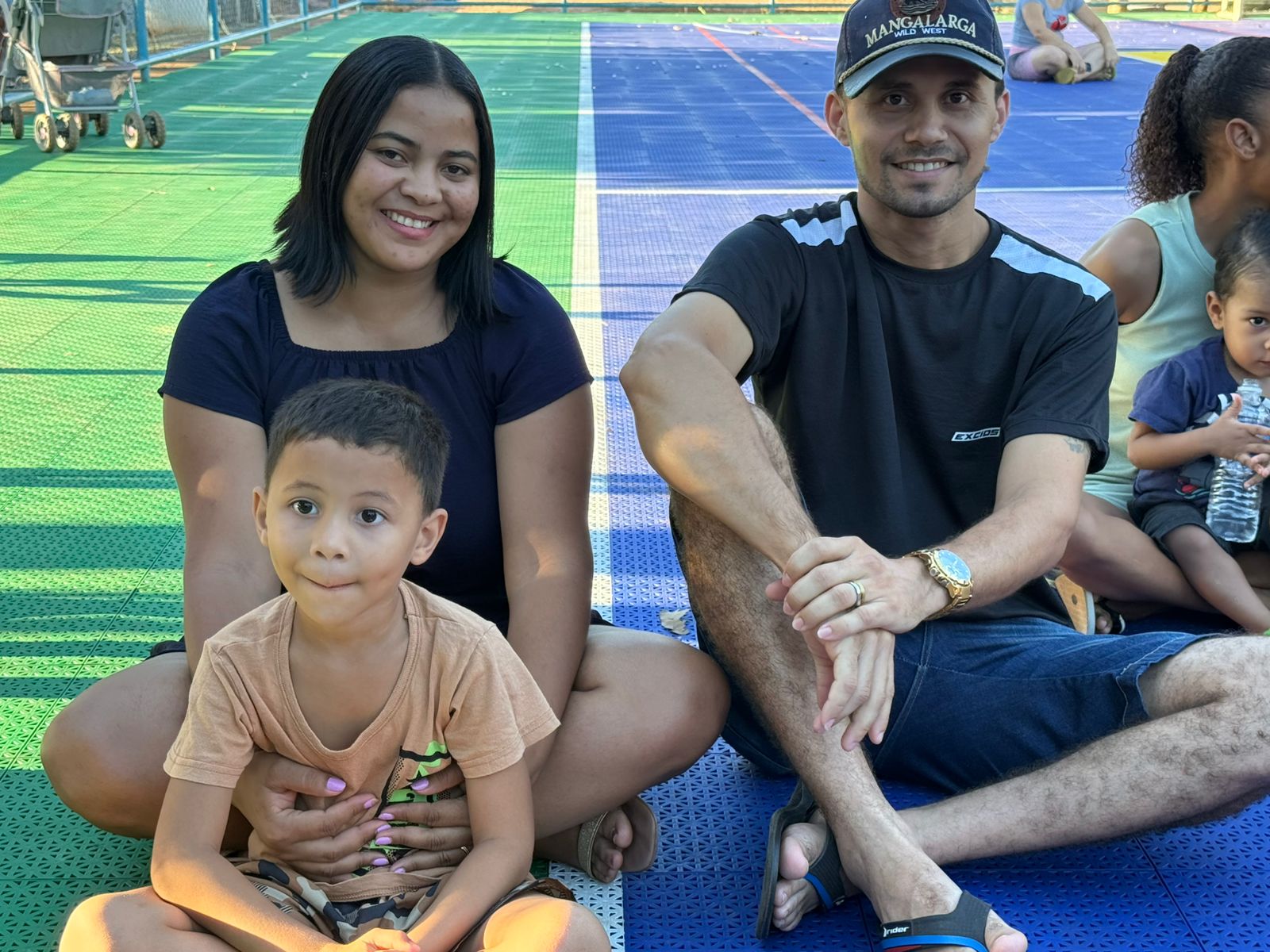 Os pais vão ao trabalho tranquilos pois sentem que os filhos estão seguros e bem cuidados