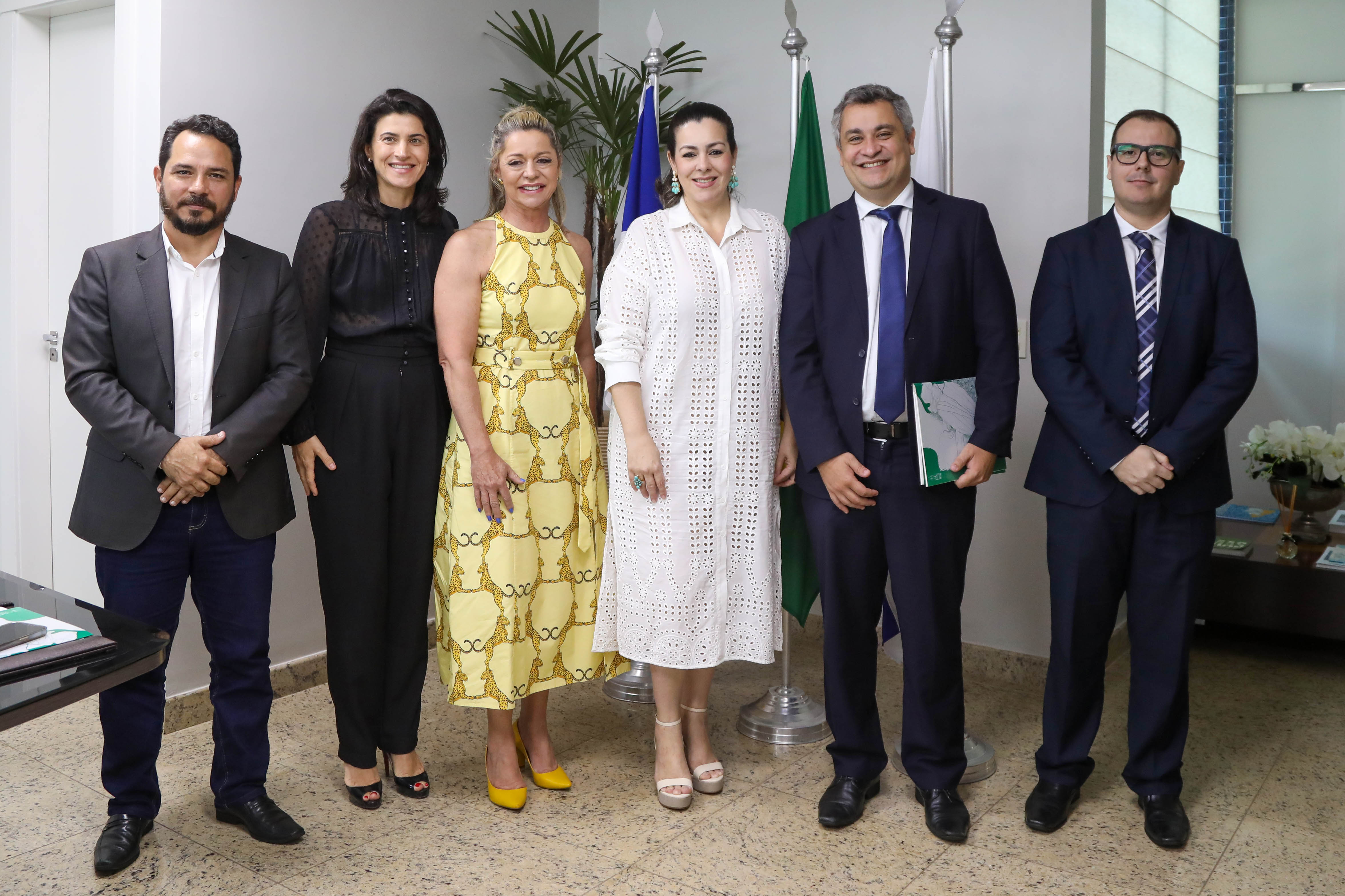 Prefeita Cinthia recebe equipe da Defensoria Pública e discute projetos de atendimento ao cidadão