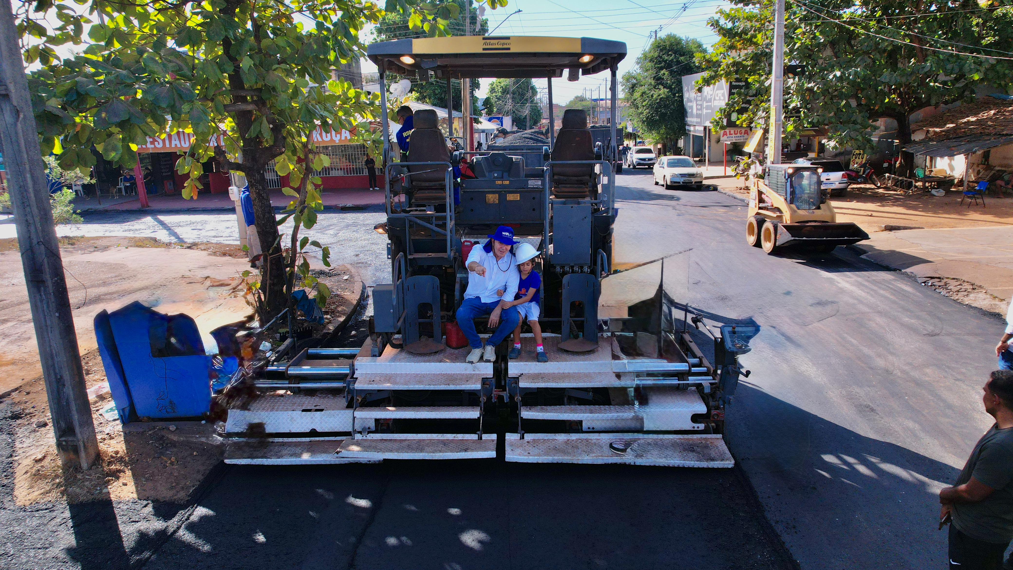 Prefeito Eduardo Siqueira Campos acompanhou andamento de obras em Taquaralto
