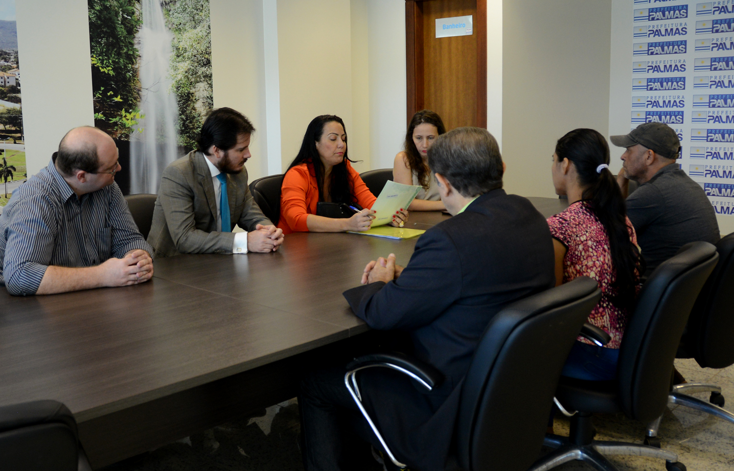 Morador impactado pelo BRT recebe indenização e escritura definitiva de novo terreno