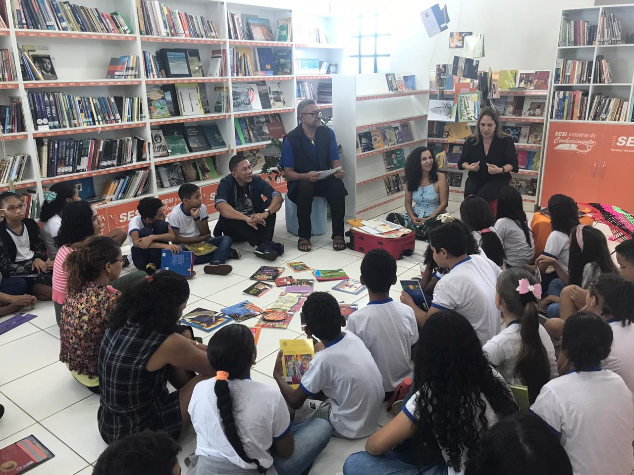 Biblioteca Itinerante promove evento em homenagem ao Dia do Bibliotecário