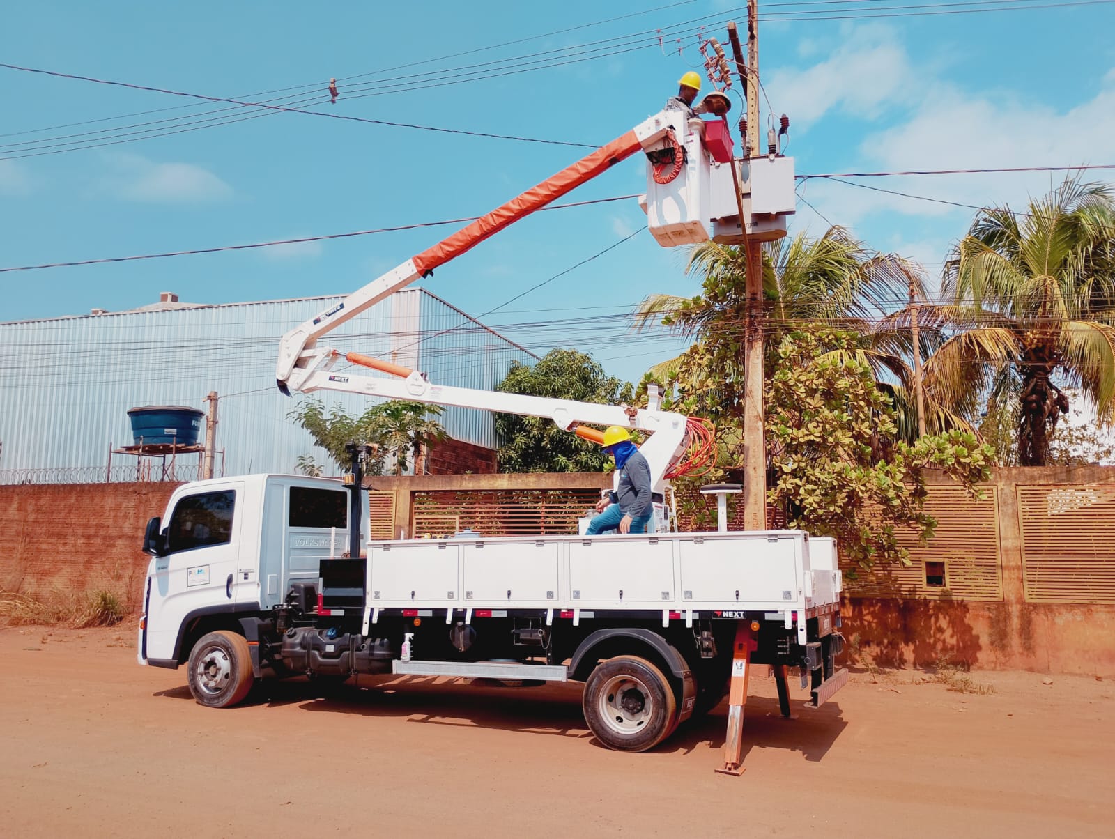 Equipe da Prefeitura de Palmas iniciou substituição de luminárias no Lago Norte