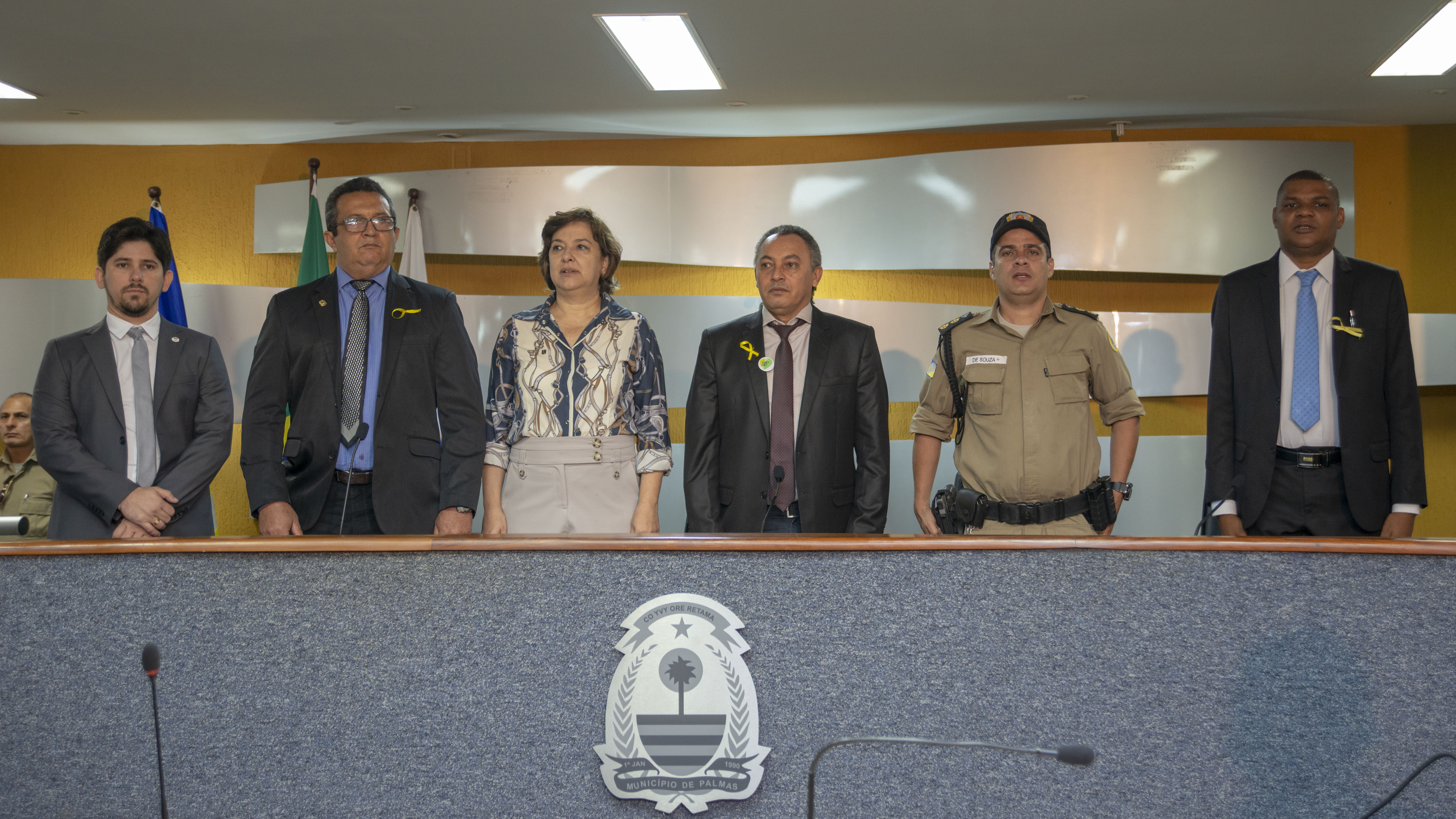 Vereadores homenageiam gestores e servidores por ações voltadas para juventude
