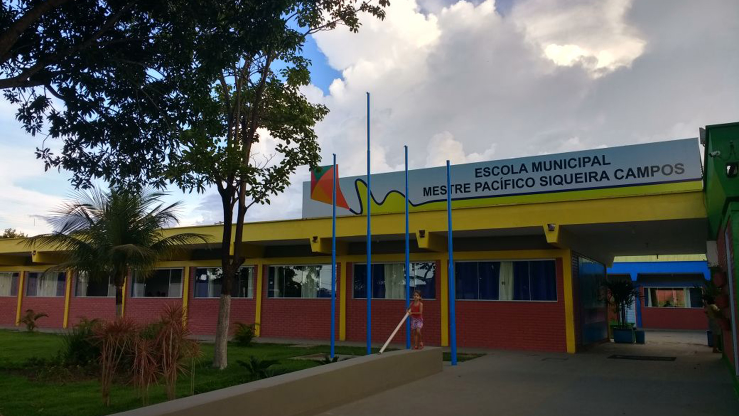 Prefeitura assina ordem de serviço para reformas e ampliações e realiza visita técnica a obras em andamento de escolas e Cmeis