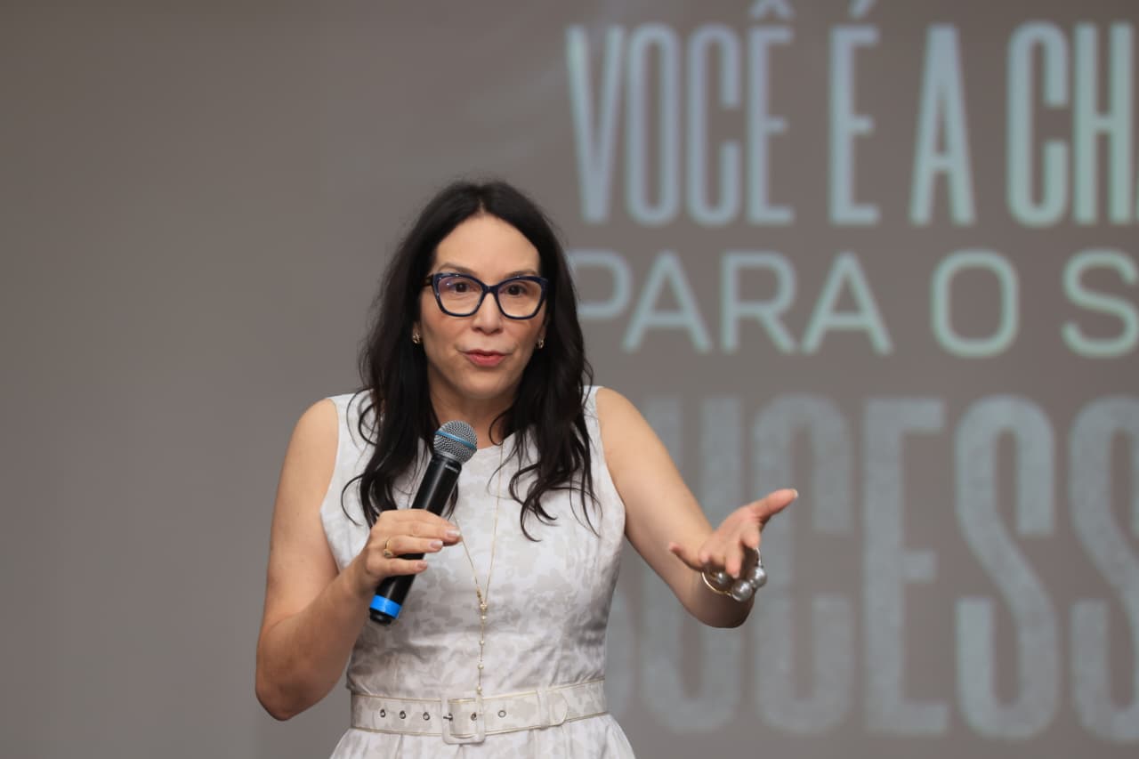 Tudy Vieira conduziu treinamento com empresários de agências de viagens
