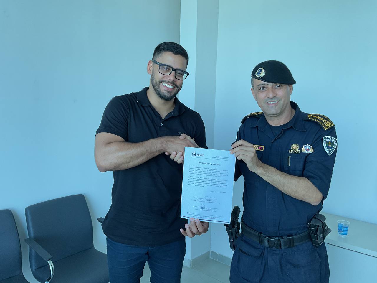 Secretário Eduardo Azevedo e comandante Gilmar Fernandes formalizam assinatura de termo de cooperação técnica entre Seirdh e Guarda Metropolitana de Palmas