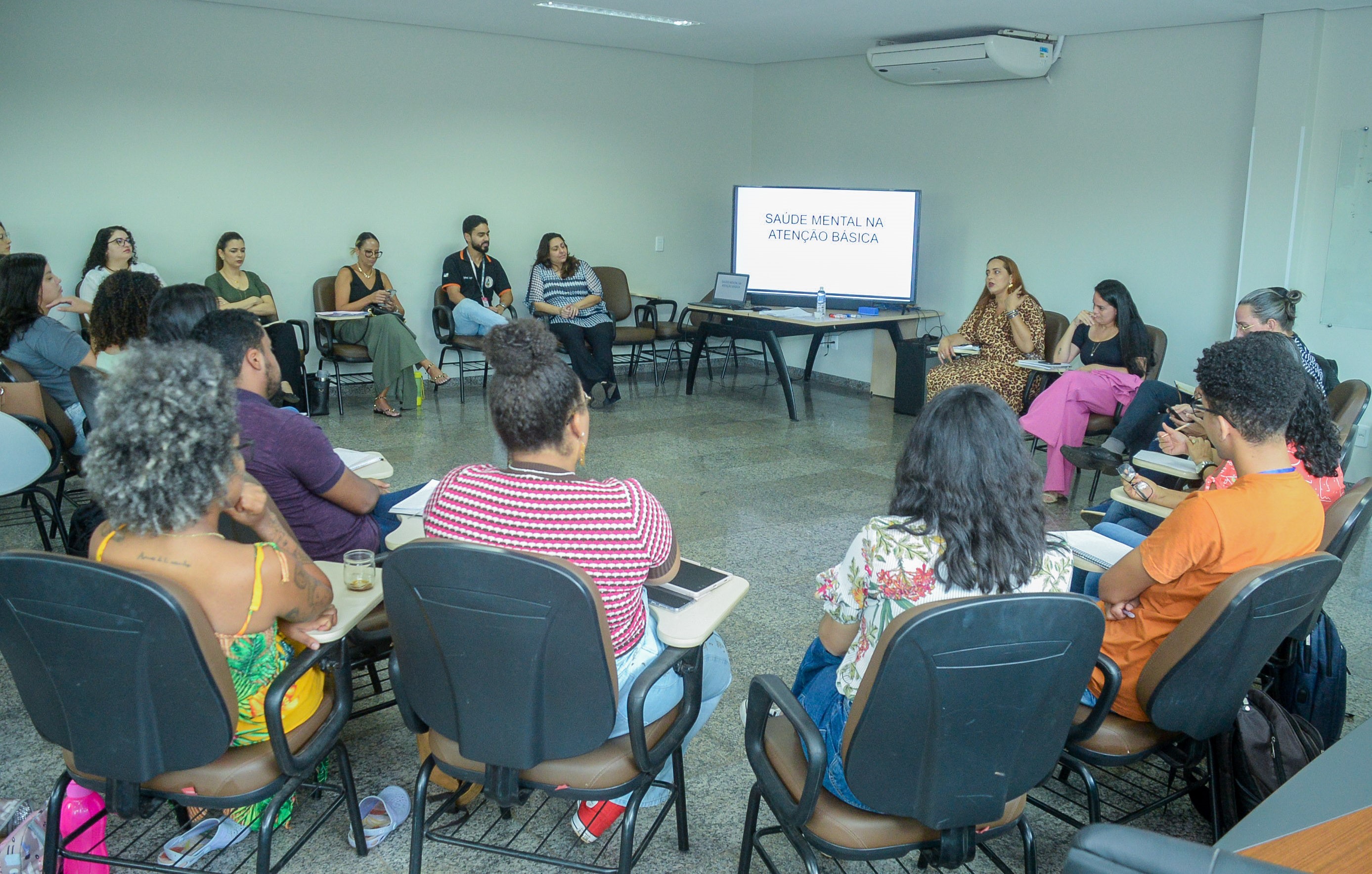 Profissionais de psicologia da rede municipal se atualizam sobre fluxos de trabalho
