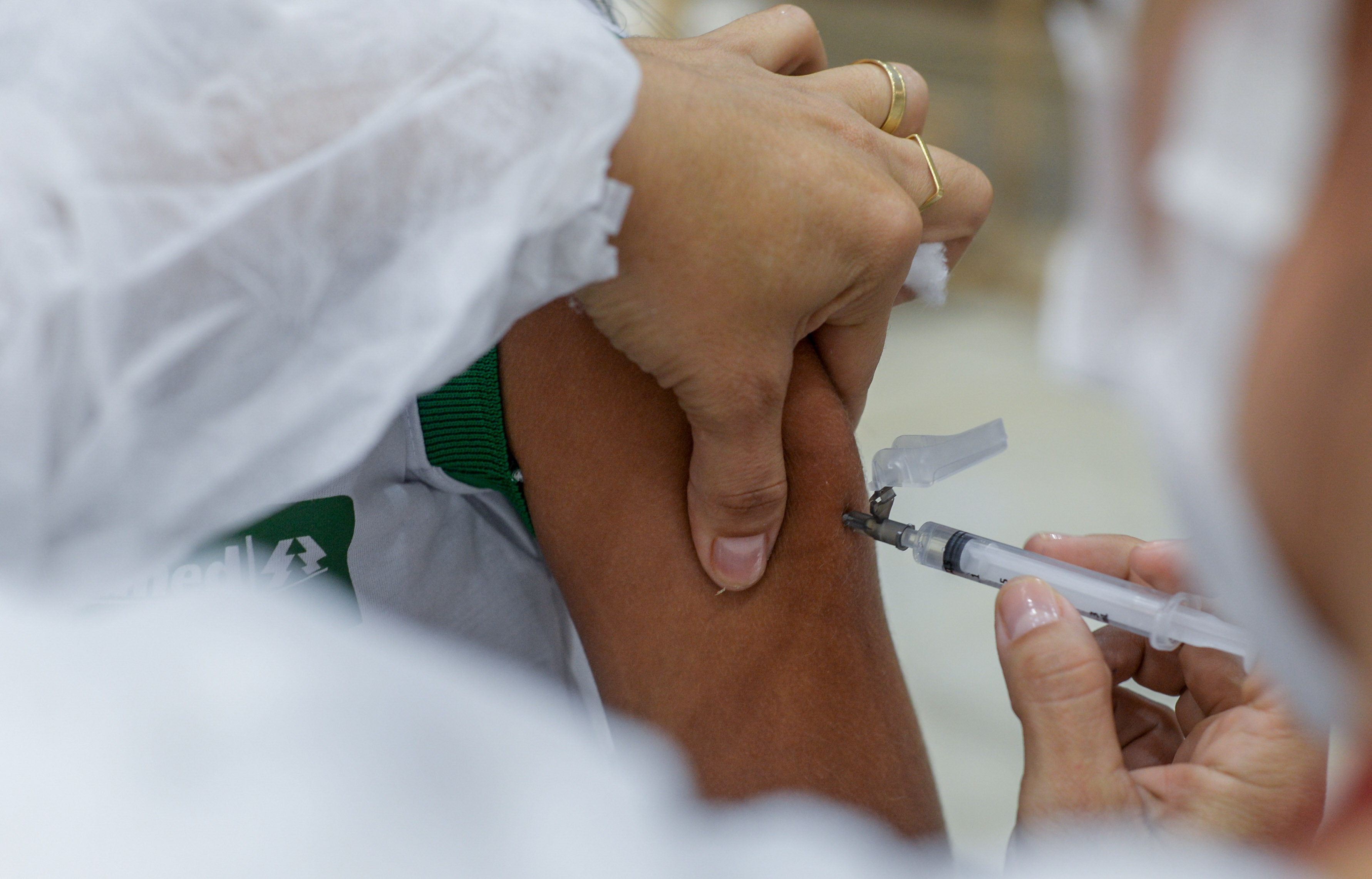 Prefeitura de Palmas inicia vacinação da dose de reforço para profissionais de saúde nesta quinta, 30