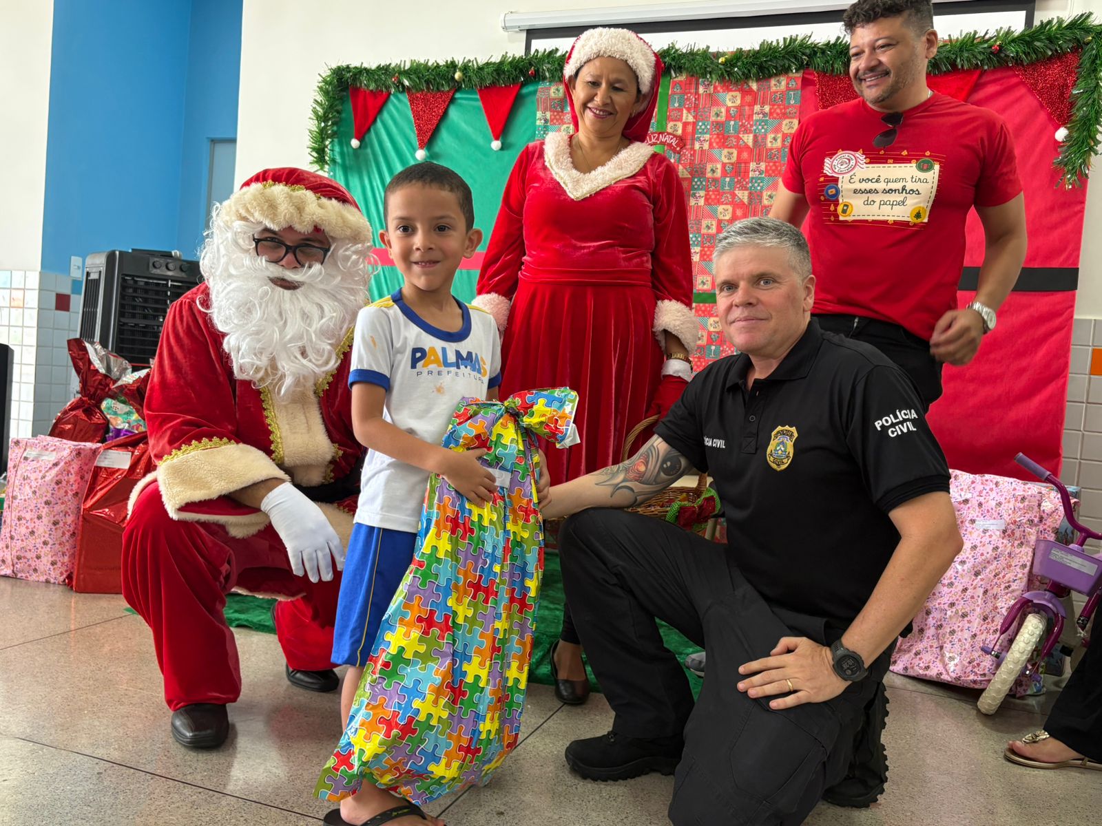 Na unidade, 275 crianças receberam os presentes pedidos nas cartinhas enviadas ao bom velhinho