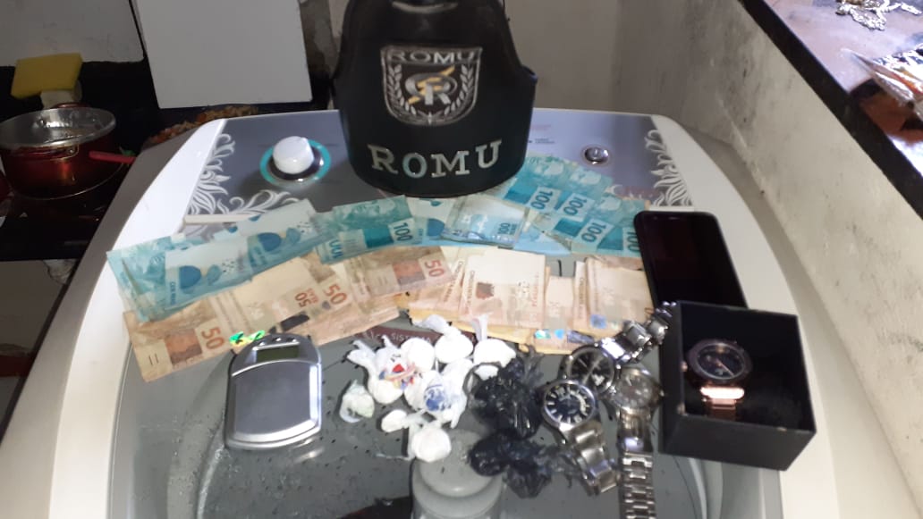 Romu detém suspeito com entorpecentes na região Norte da Capital