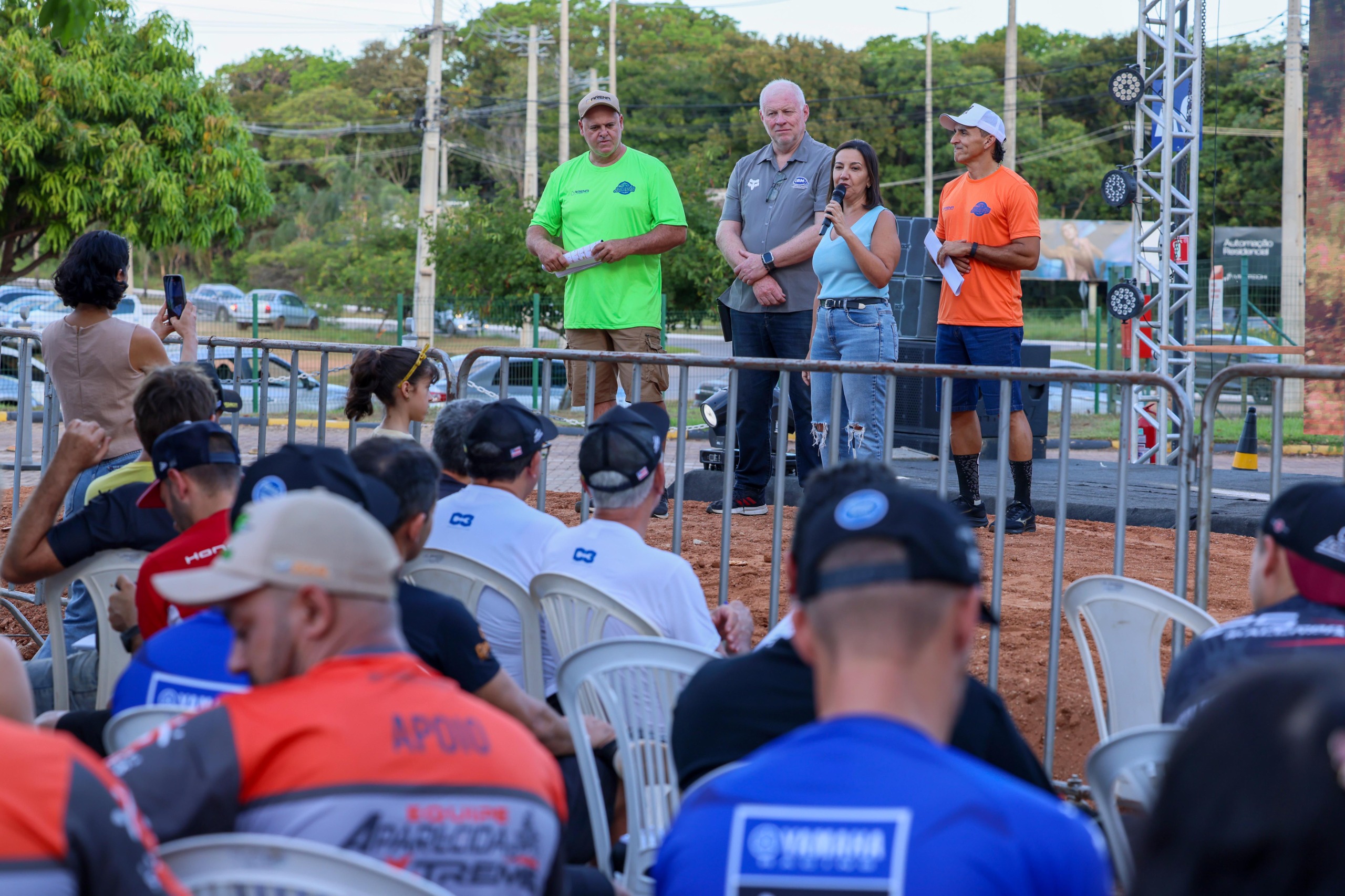 Presidente da Agtur Ana Paula Setti Nogueira desejou boa sorte aos competidores durante largada promocional