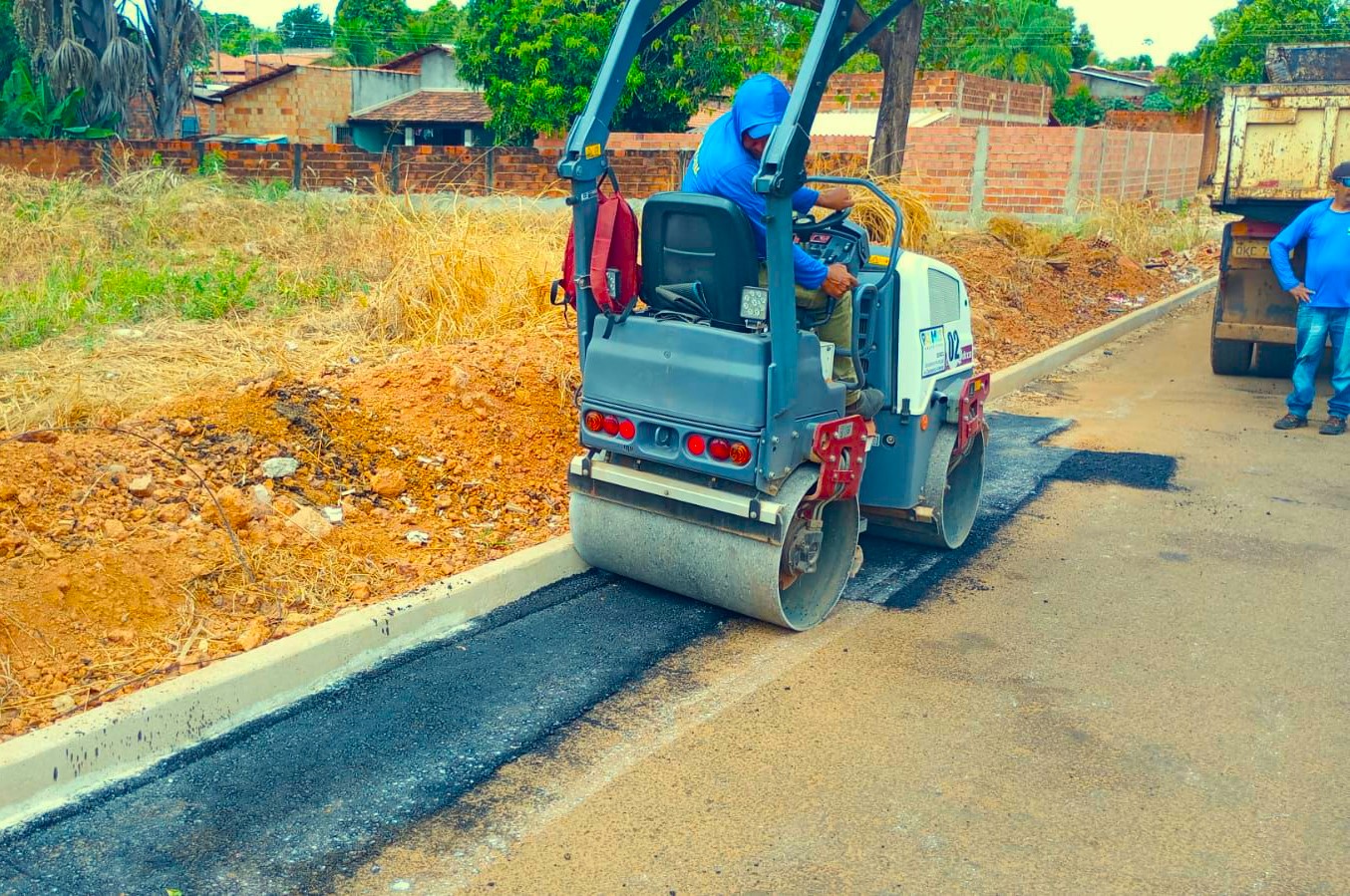 Zeladoria Urbana de Palmas intensifica serviços de tapa-buracos na cidade