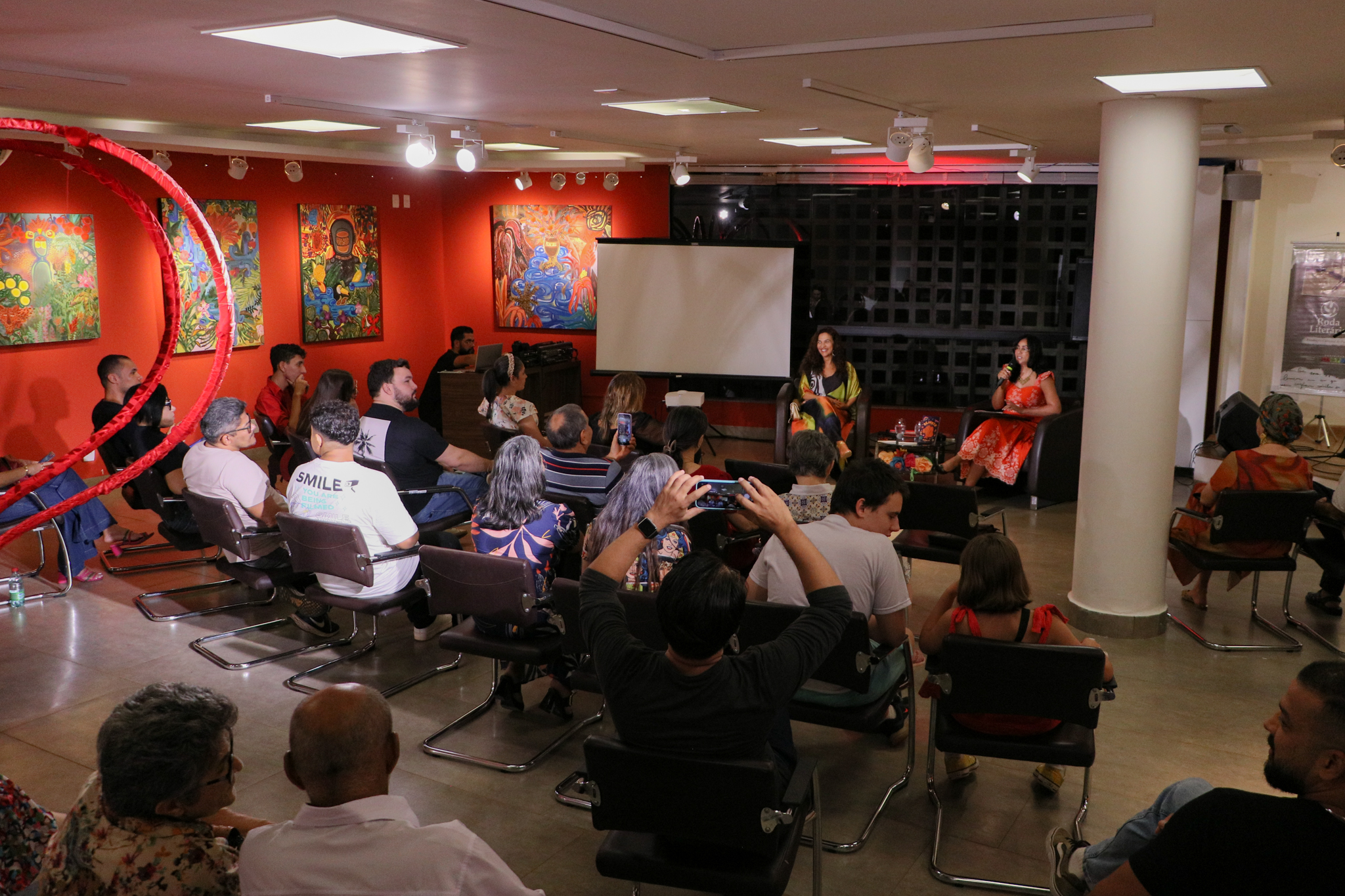 Lançamento de 'Rejunto' une poesia, música e artes visuais em evento cultural de Palmas