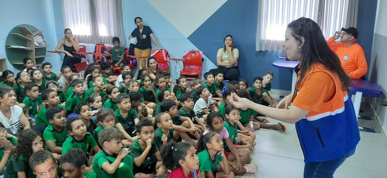Defesa Civil de Palmas promove palestra educativa para alunos de escola rural