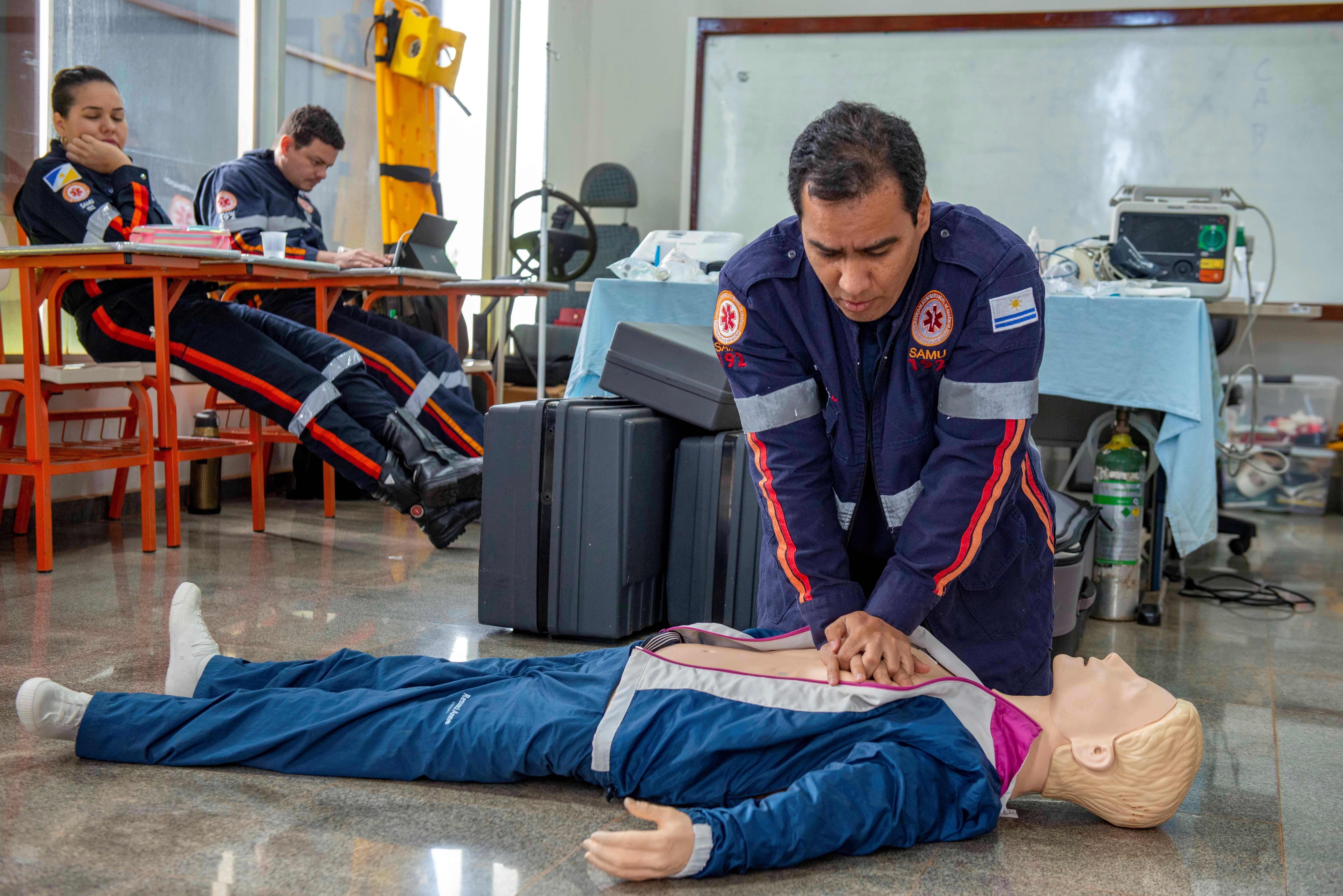 Enfermeiros do Samu e UPAs iniciam curso sobre ‘Suporte Avançado de Vida em Parada Cardiorrespiratória’