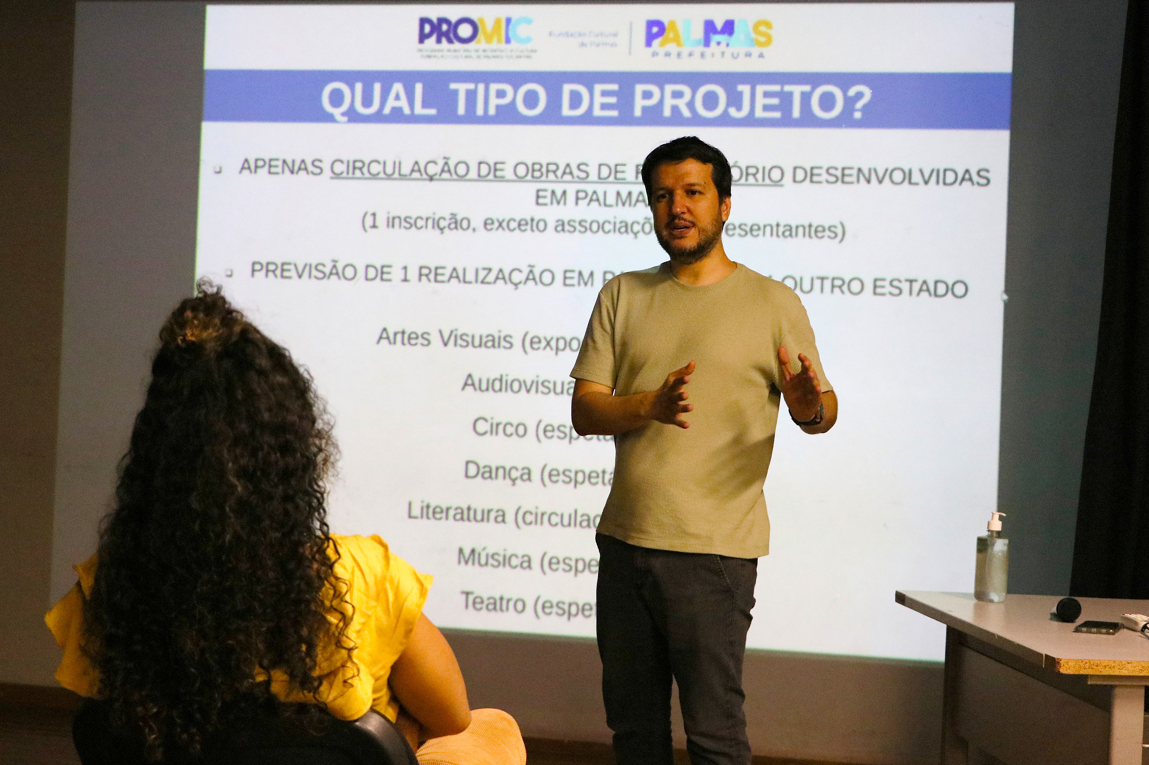 “Alcançamos o objetivo”, celebrou Tales Victor, responsável pelo setor de editais da Fundação Cultural de Palmas, após a conclusão do ciclo de oficinas que ministrou - Foto Flávia Ruth/FCP