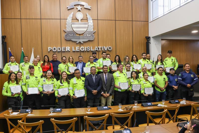Agente de trânsito e transporte são homenageados em sessão solene na Câmara