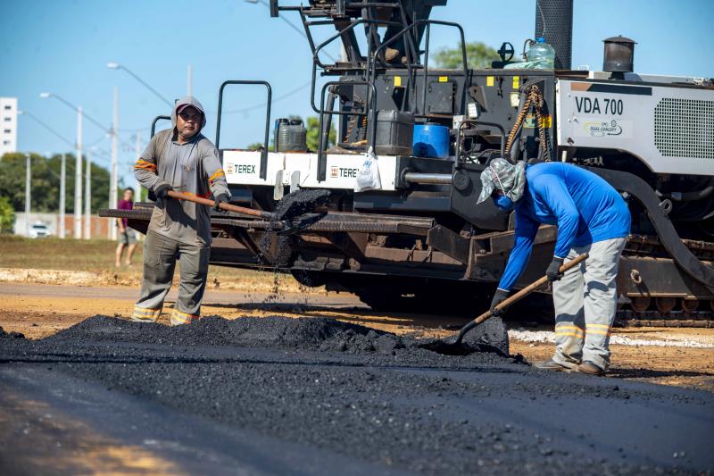 Avenida NS-1 recebe CBUQ em trecho duplicado na lateral da ACSU-SO 130