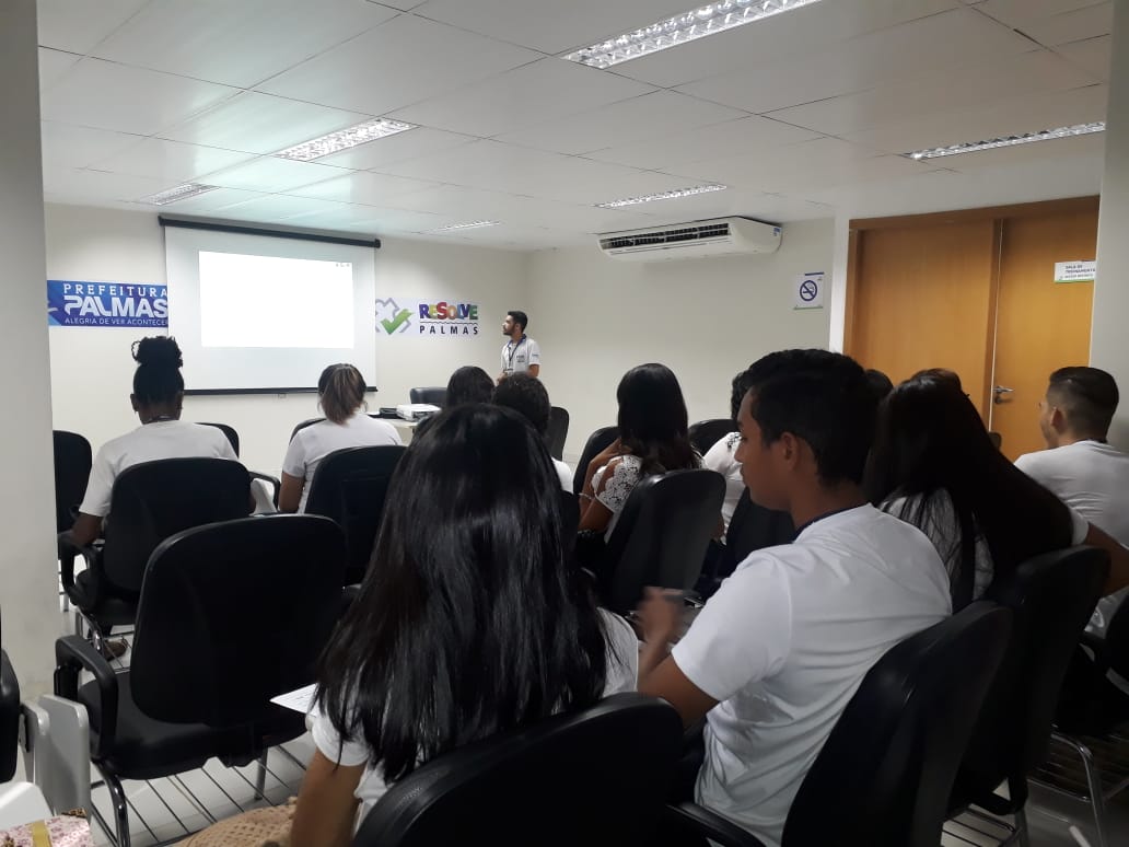 Resolve Palmas promove capacitação para jovens que vão atuar nas unidades do órgão